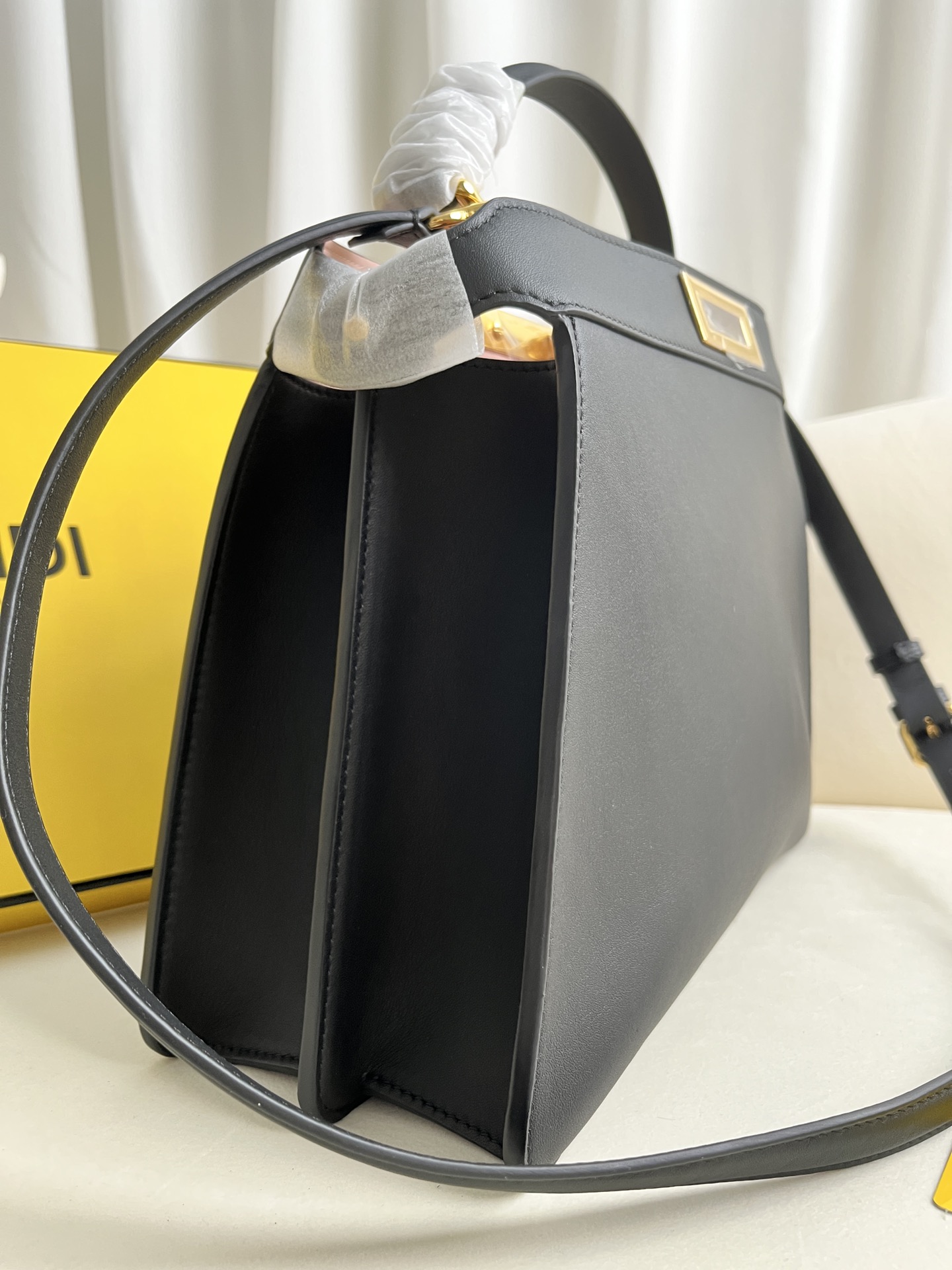Fendi Iconic Peekaboo ISeeU Large Leather Bag-Black