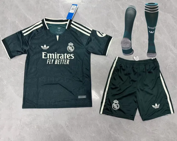 Kids Real Madrid Away Suit & Socks 26/27
