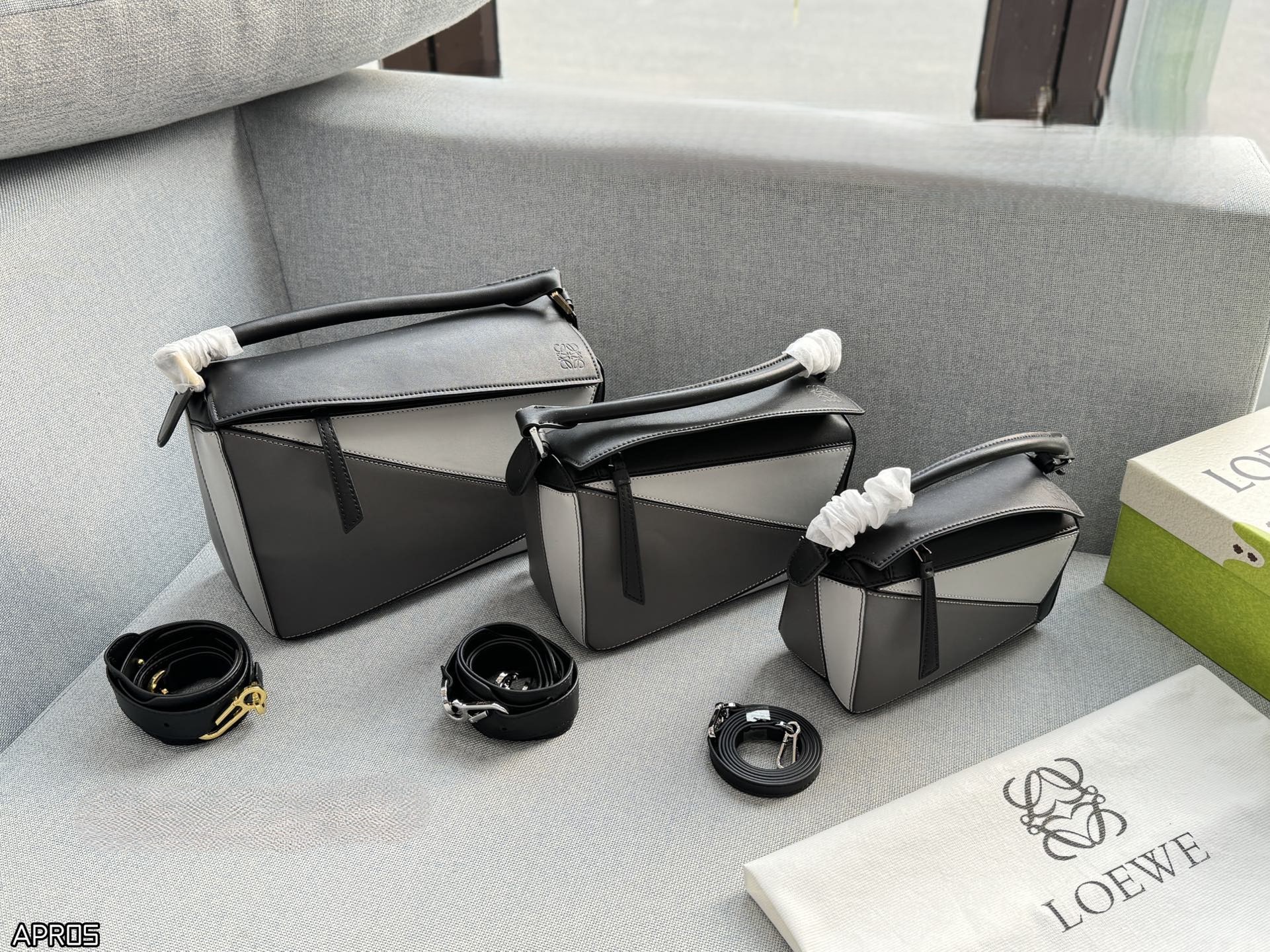 Loewe Puzzle 18/24/29CM Edge Cuboid Color-Block Smooth Leather Top Handle Shoulder Bag - KAIROO