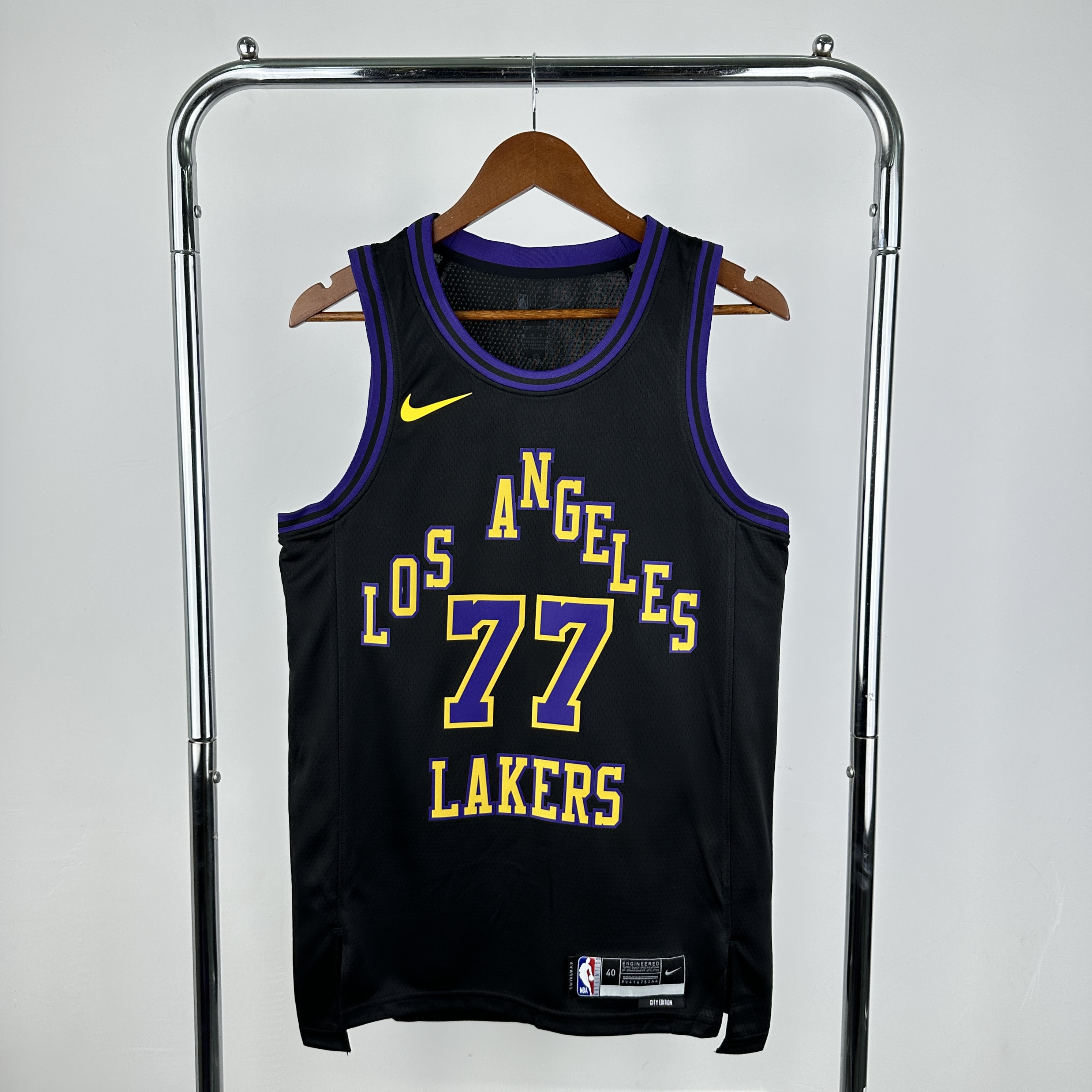 24 Season Lakers City Edition No.77 Dončić