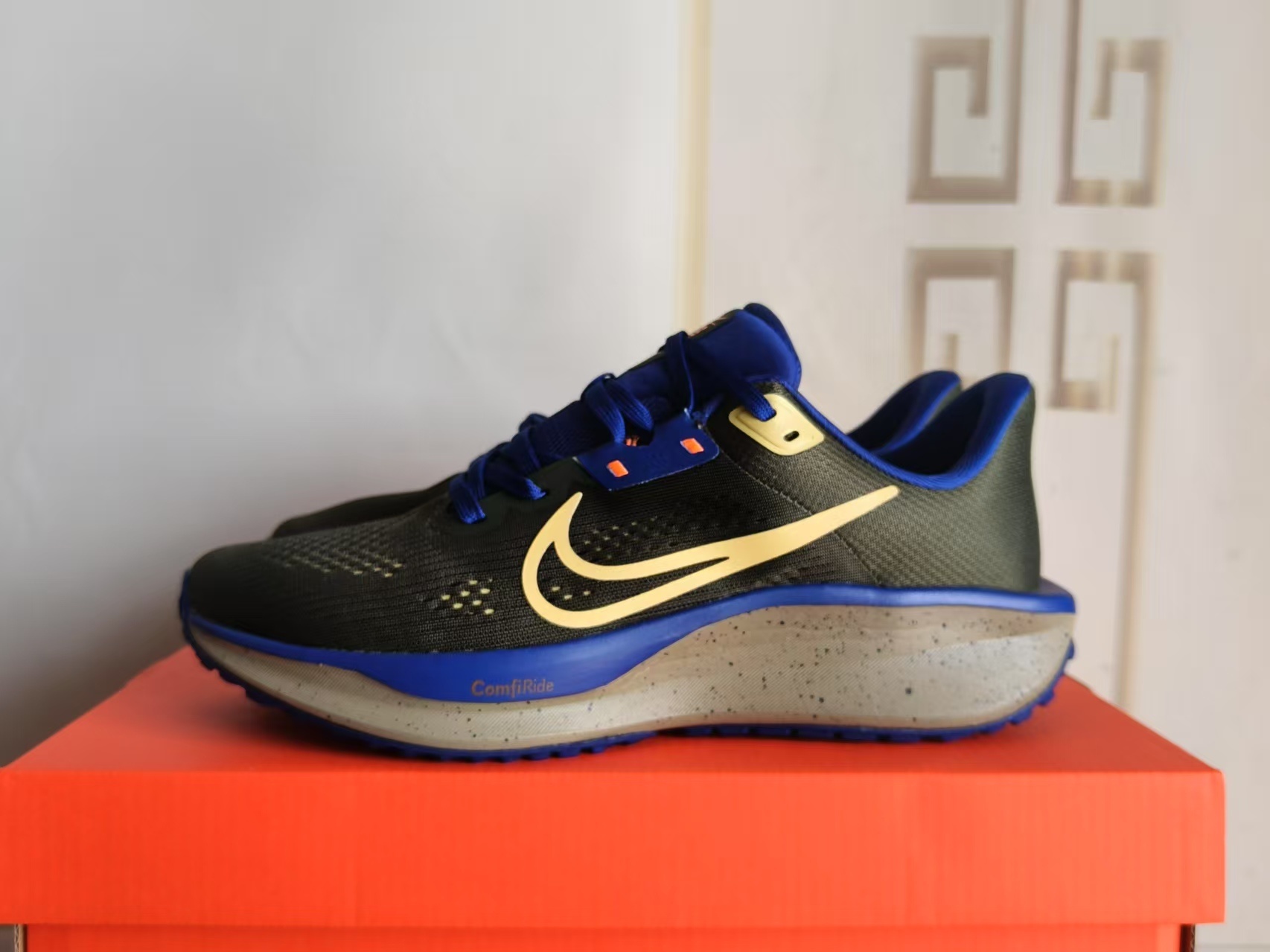 HQ3223-325 US Men's Sizes6 to 11 in half sizes Green Blue Gen6 Shoes tianlong