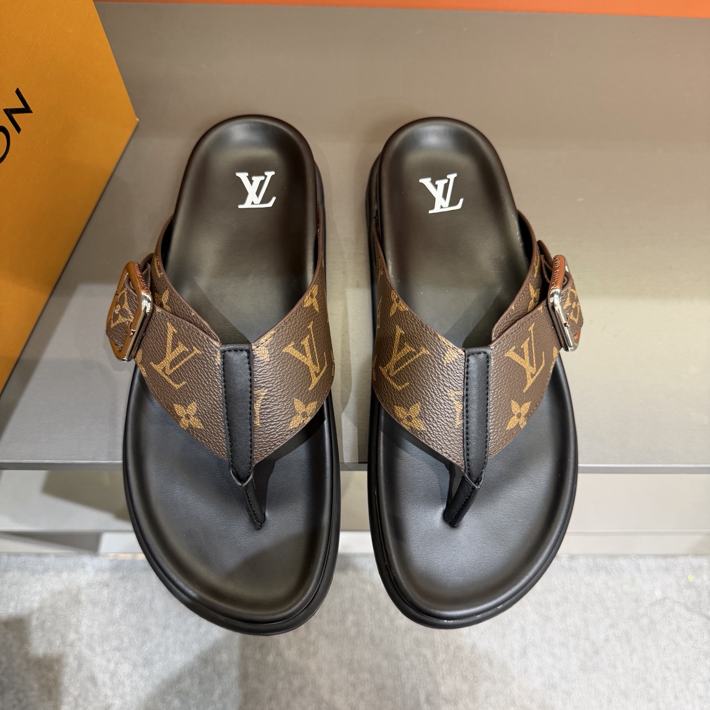 Men's LV Flip-flop