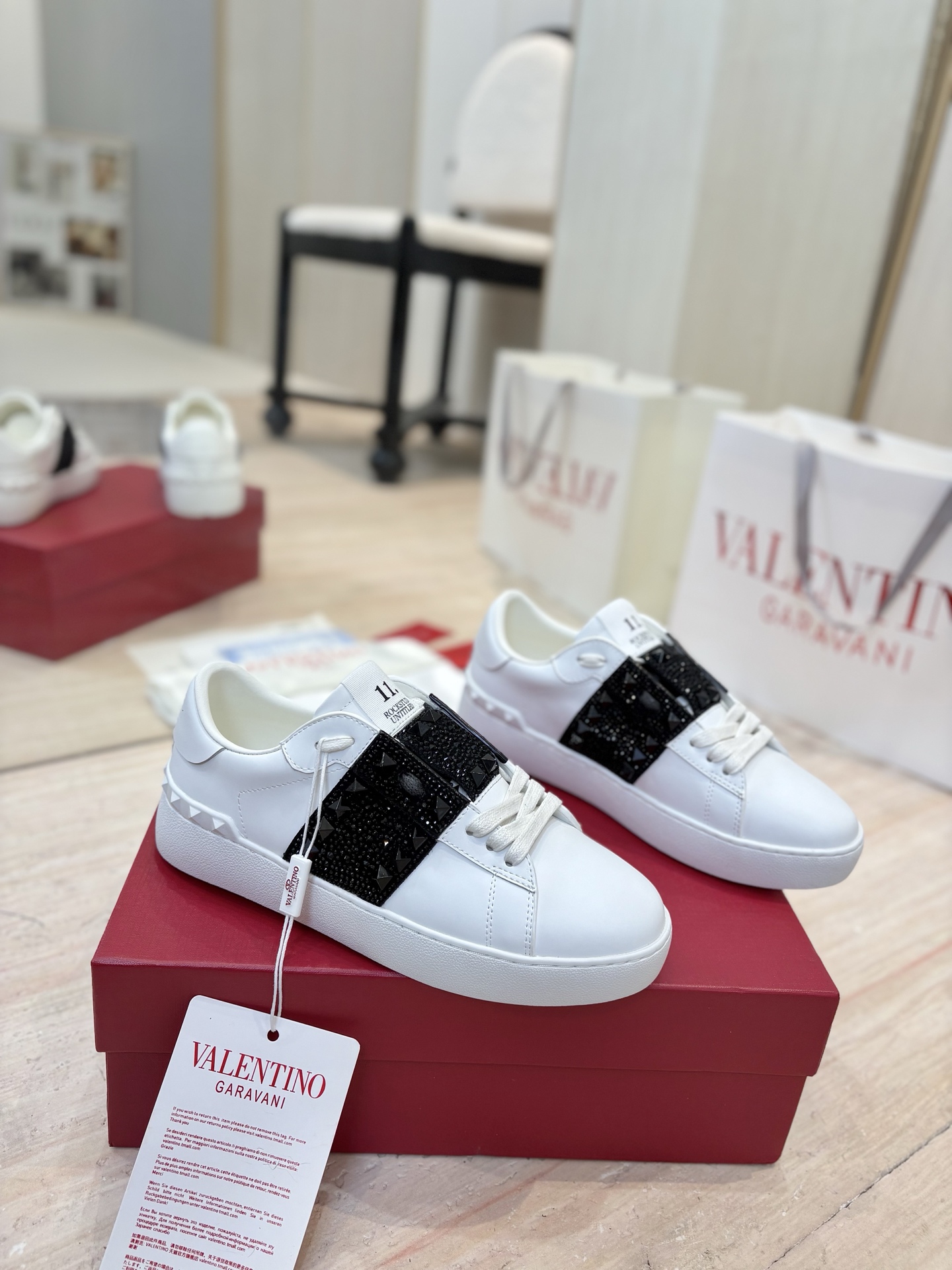 Valentino Rockstud Unisex Sneaker