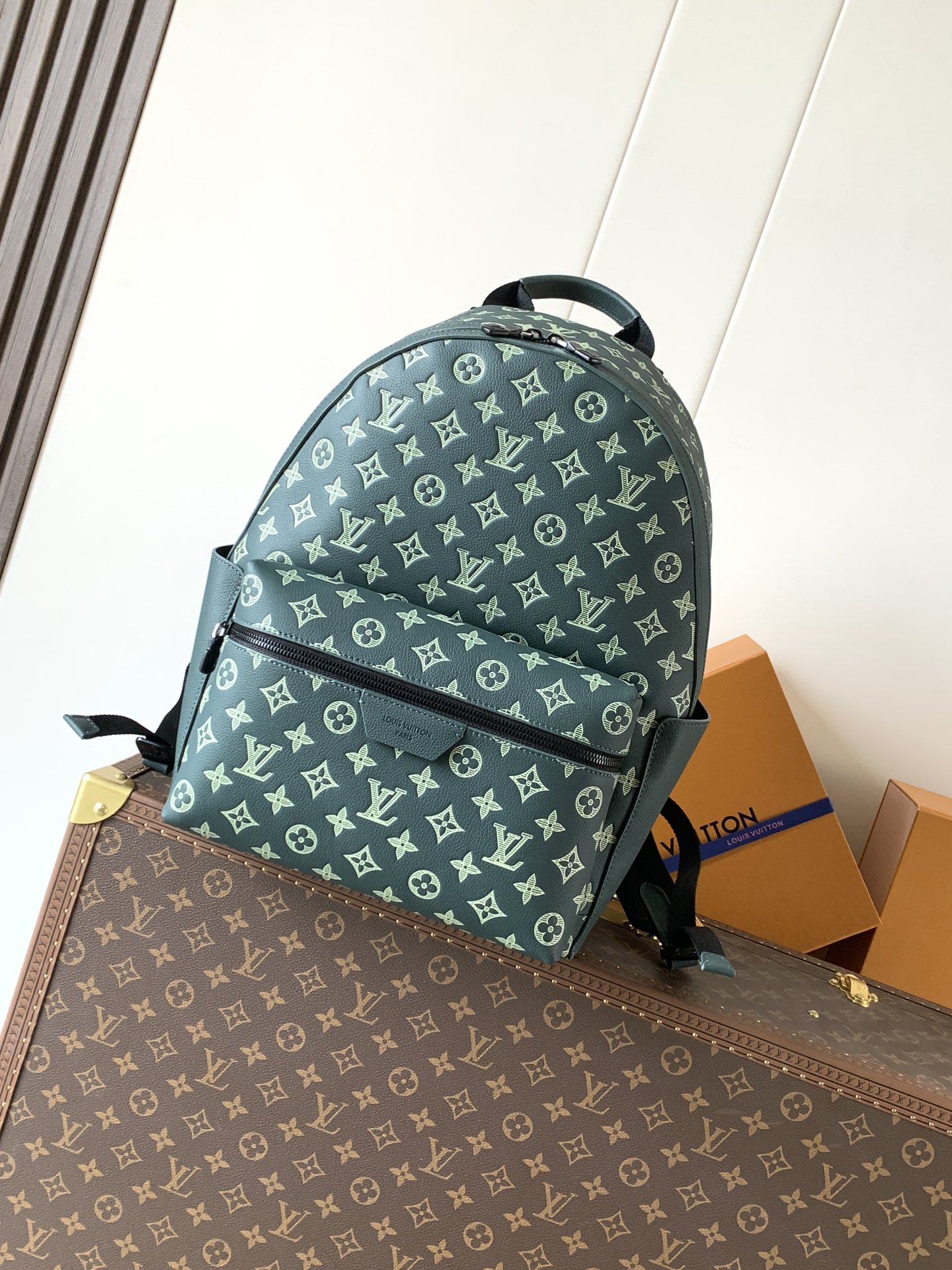 LV Men's Collection Bag M27230 Discovery Backpack PM