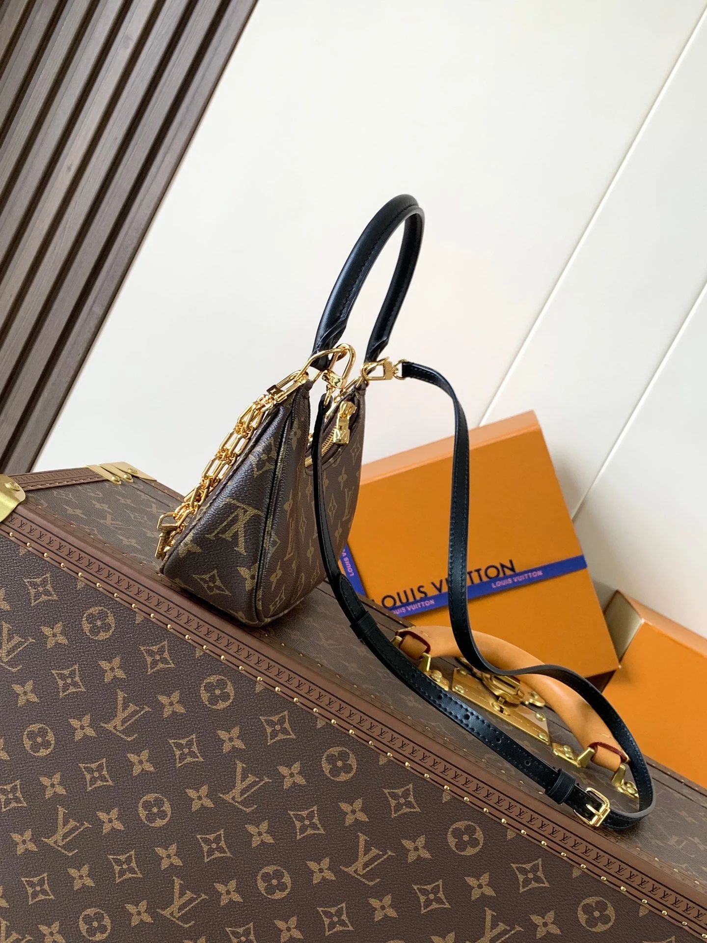 Louis Vuitton LV Catchy PM 24cm Brown Monogram Canvas & Cowhide