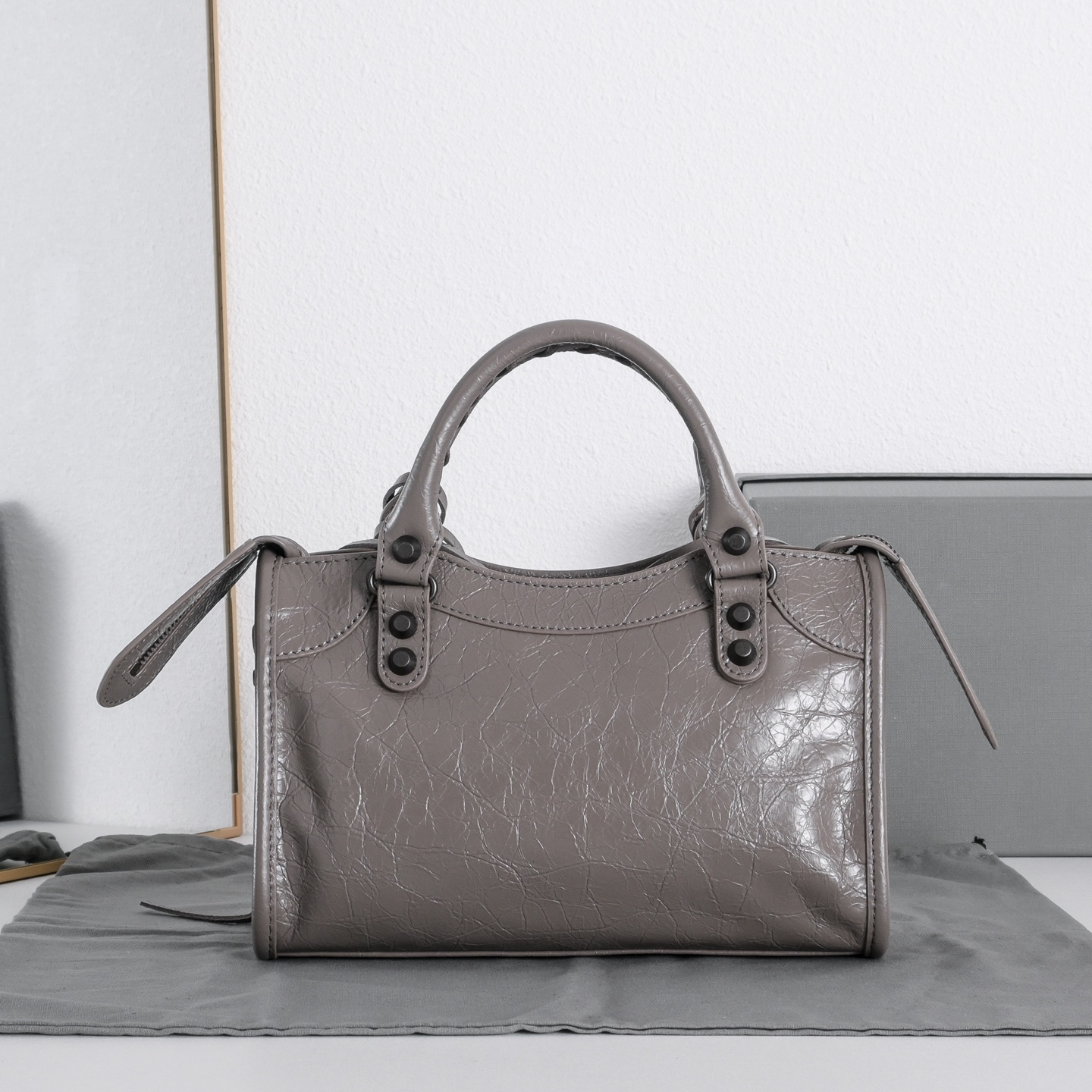 𝐁alenciaga Le City Bag Small in Light Grey Lambskin