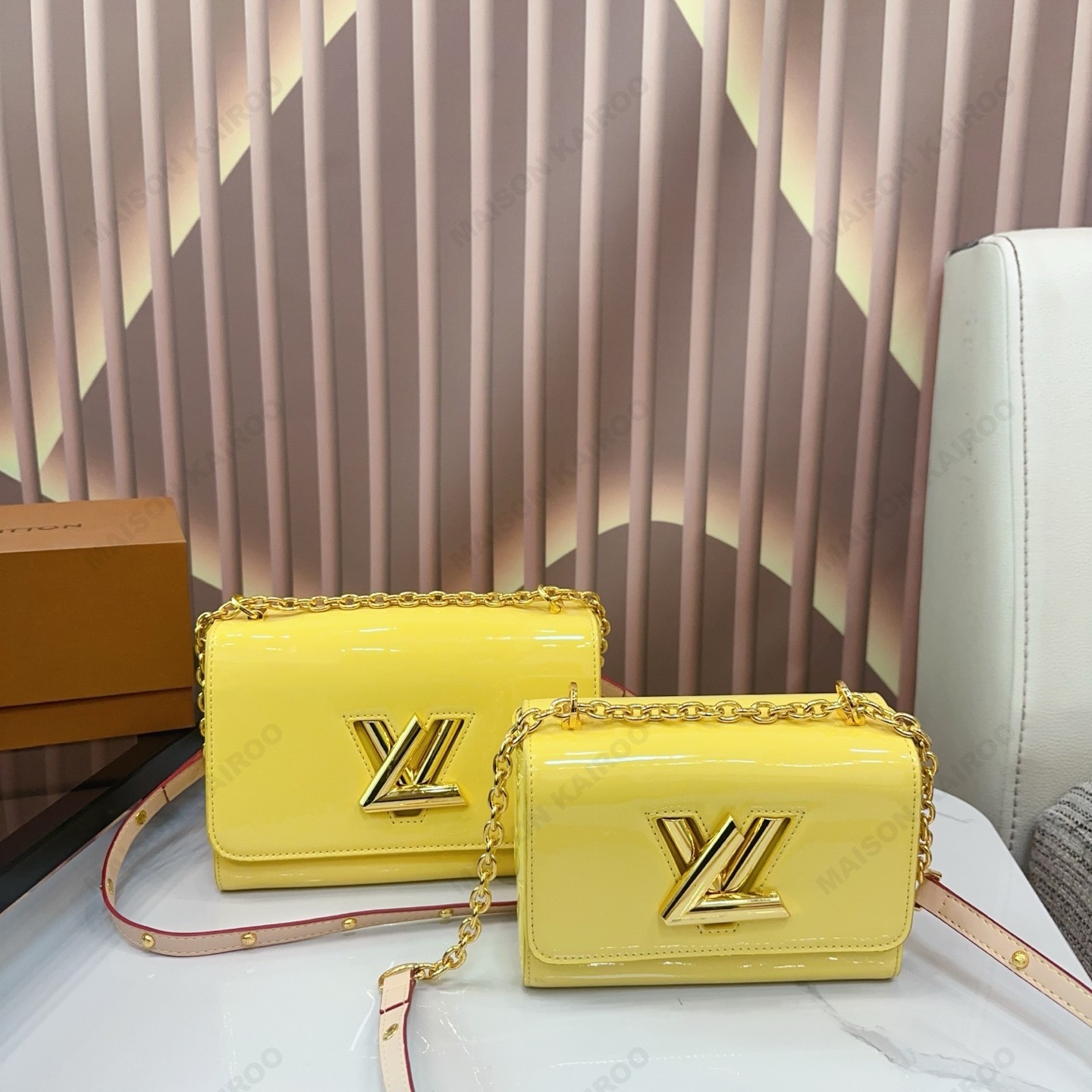 Louis Vuitton LV Twist Lock PM/MM Patent Leather Size Monogram Embossed Gold Logo Shoulder Bag - KAIROO