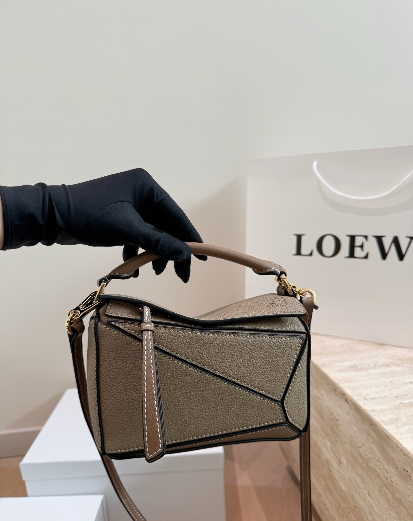 Loewe Puzzle 18/24/29 Sand Edge Cut-Outs Grained Calfskin Leather Shoulder Top Handle Bags - KAIROO