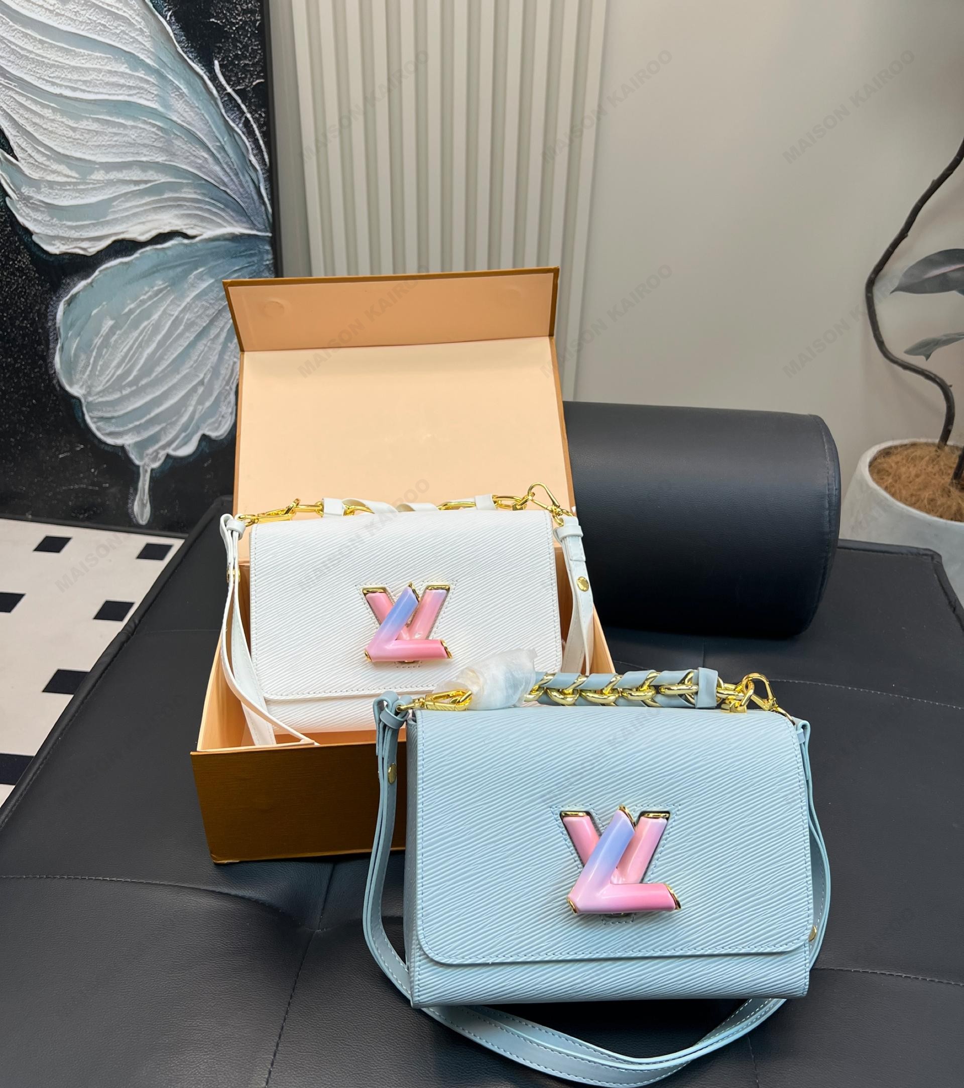 Louis Vuitton LV Twist Lock MM Epi Leather Gradient Pastel LV Logo Chain Shoulder Bag - KAIROO