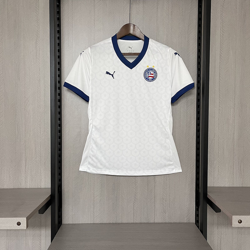 Female  25-26 Bahia Home