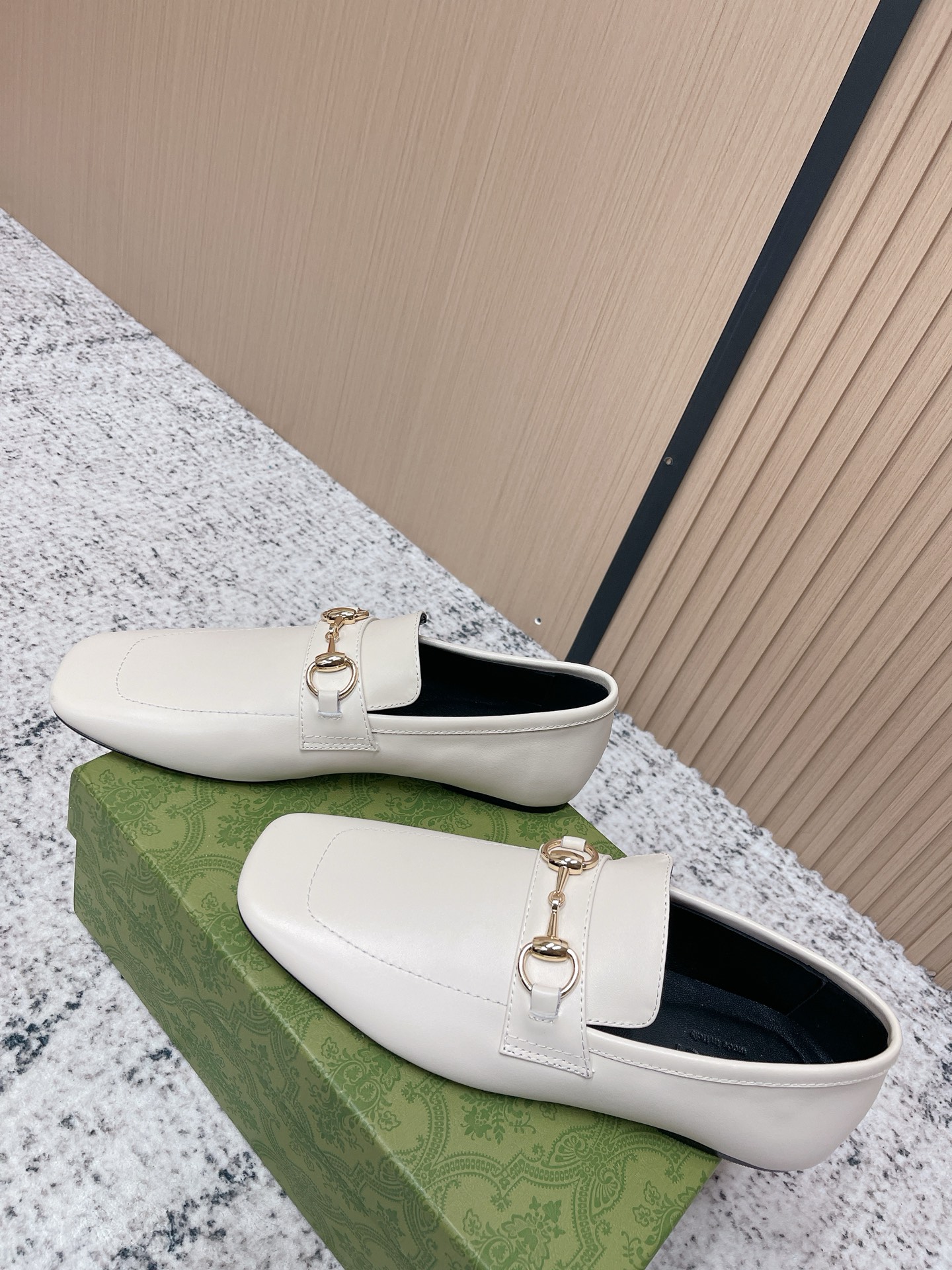 Gucci Jordann Unisex Leather Loafers in White