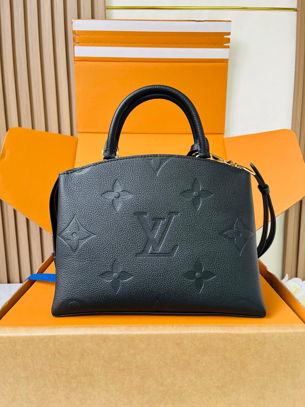 Louis Vuitton PETIT PALAIS handbag