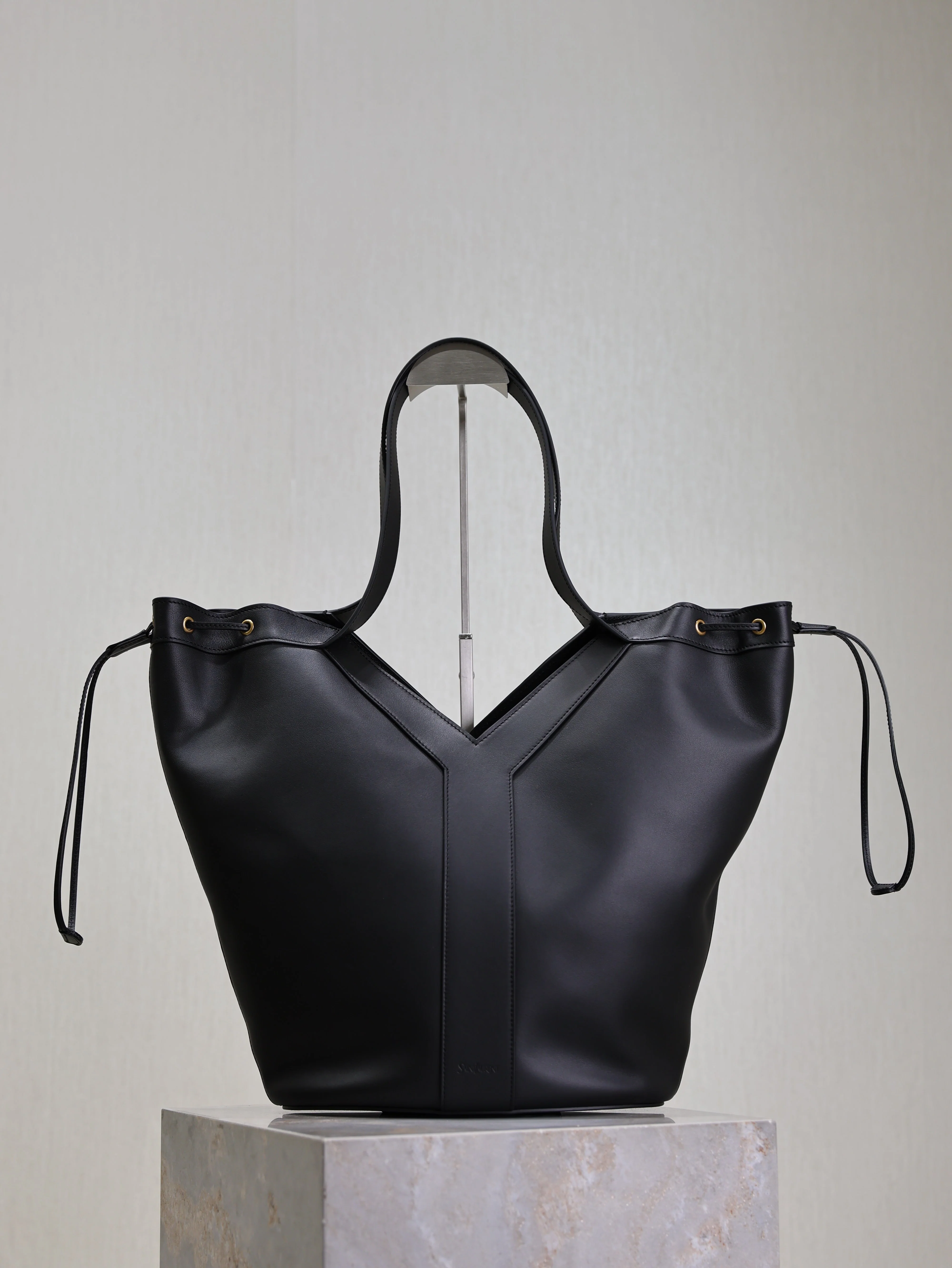 Saint Laurent YSL  Large Leather tote Bag Black Leather