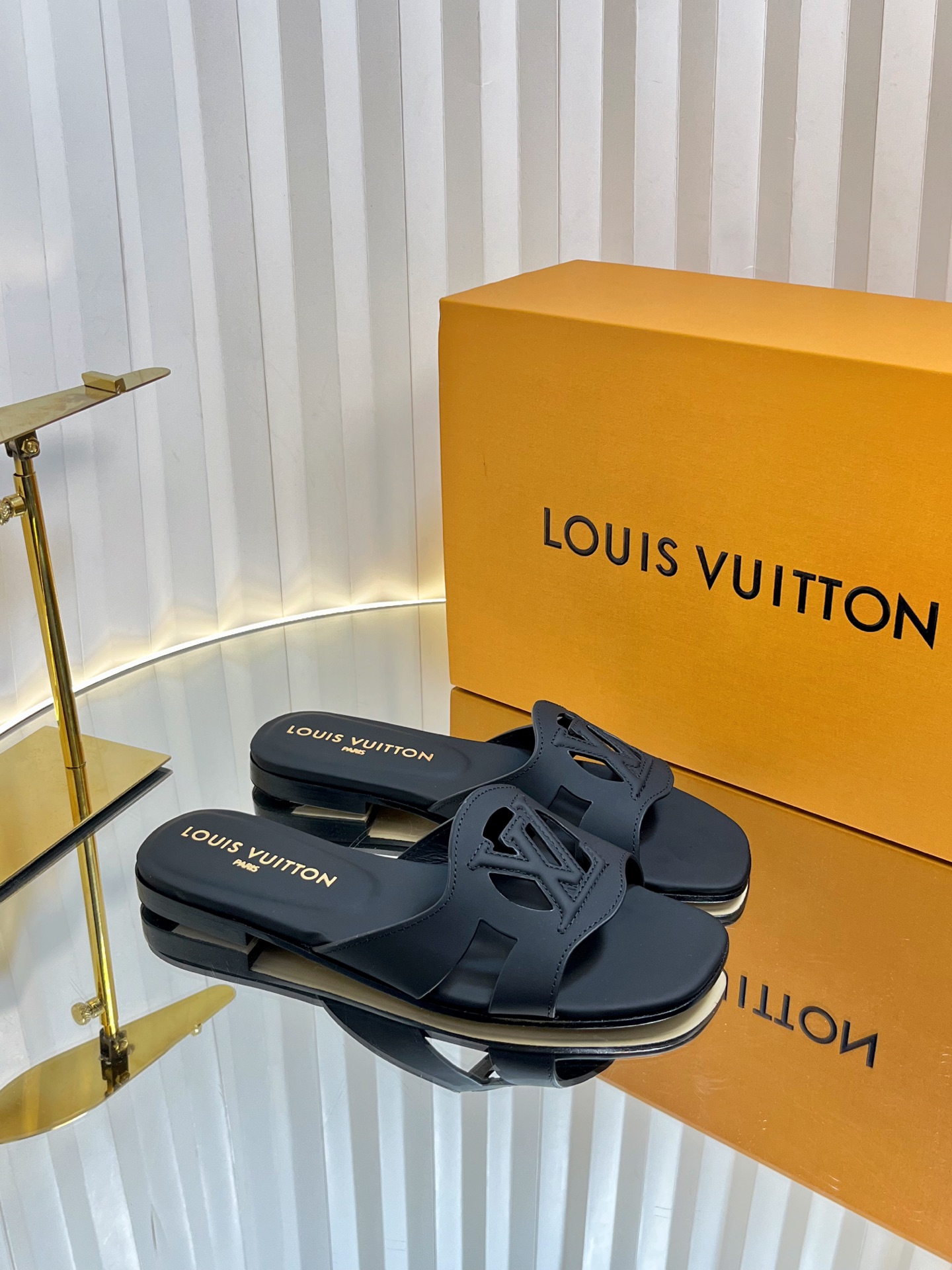 Women's  LV Isola Flat Slides
