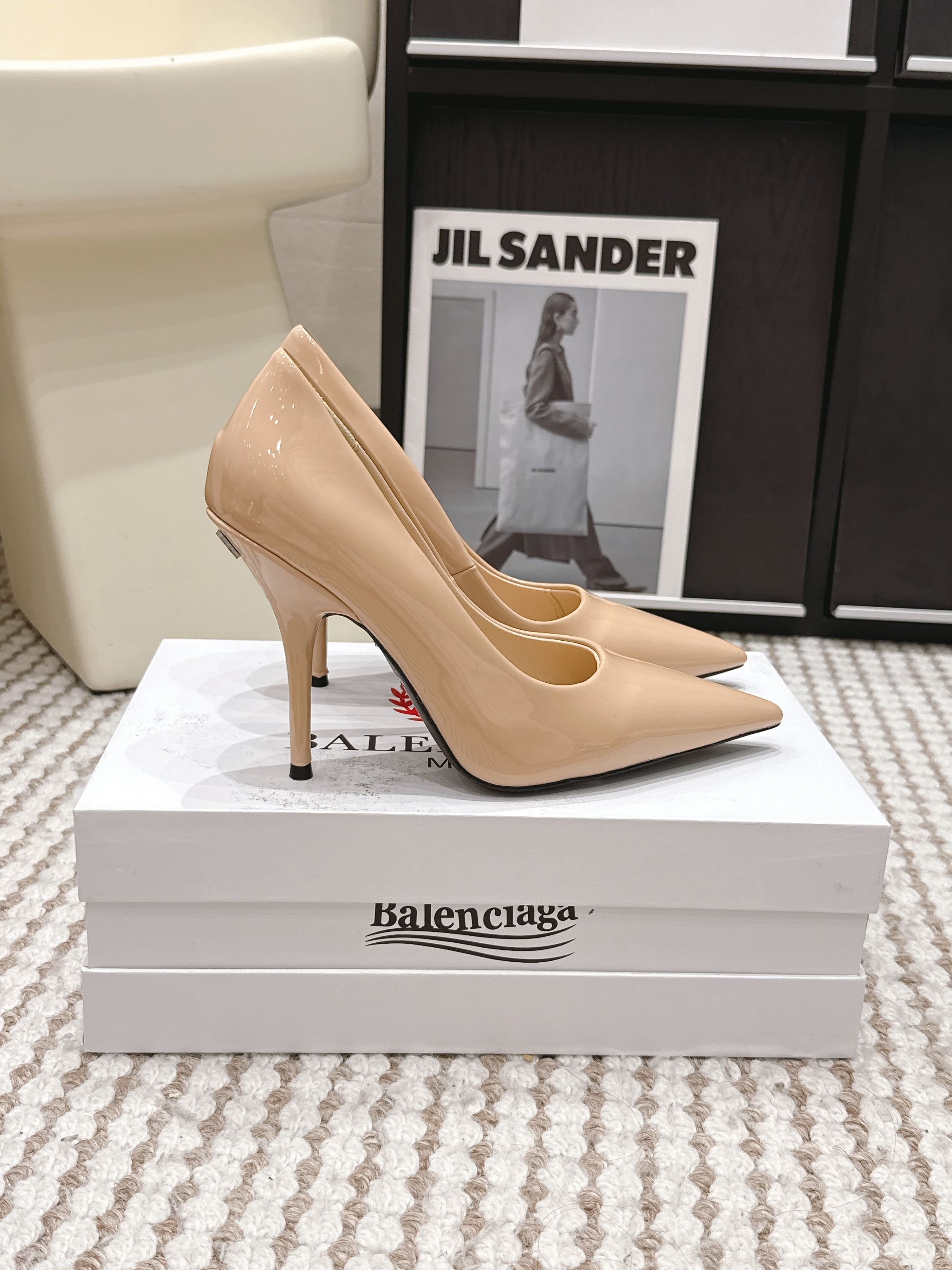 Balenciaga Women's Avenue Shiny Leather Pump in Beige