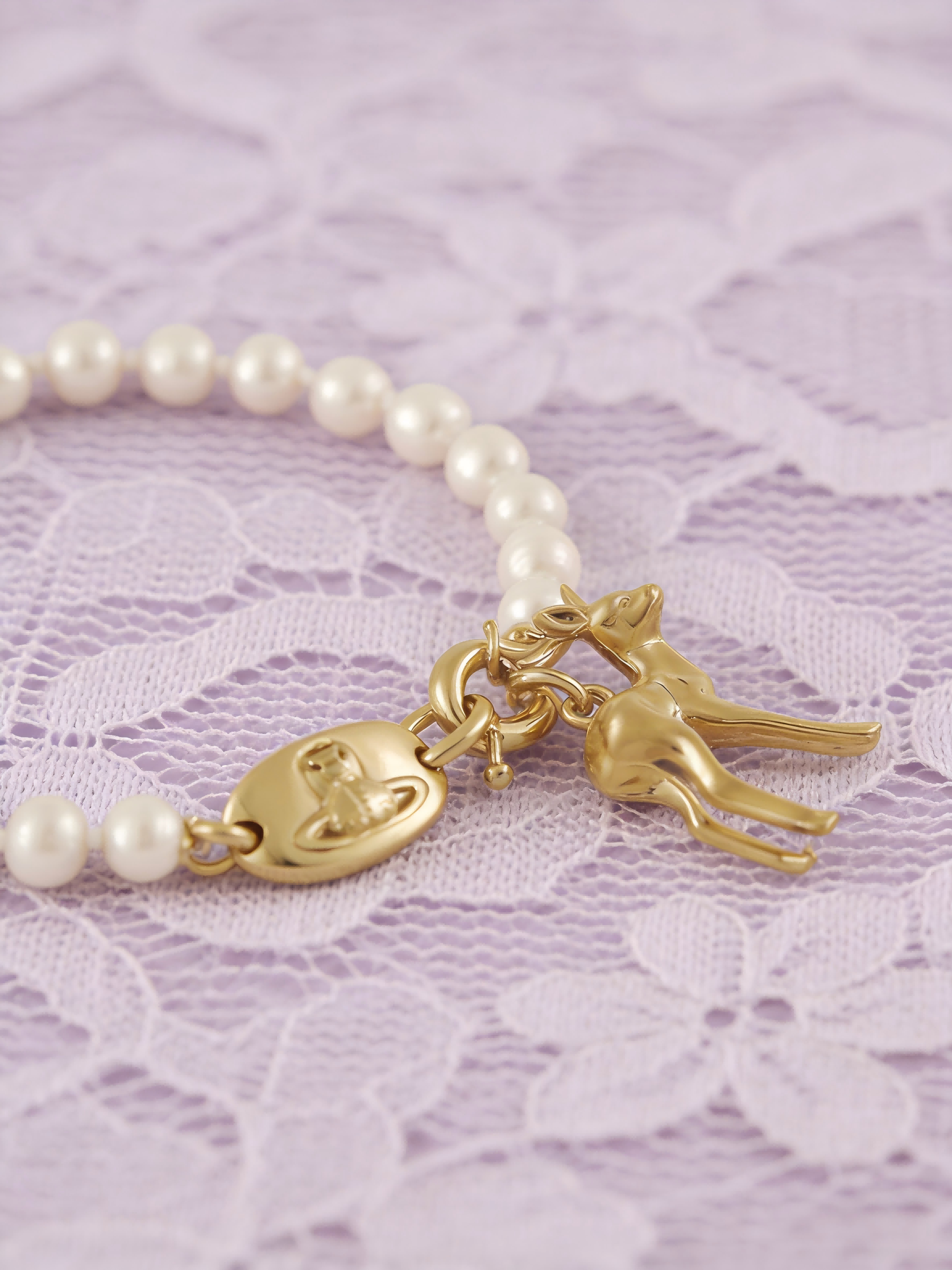 Cute Gold Deer Charm Pearl Bracelet for Women – Dainty Beaded Bracelet Gift for Her