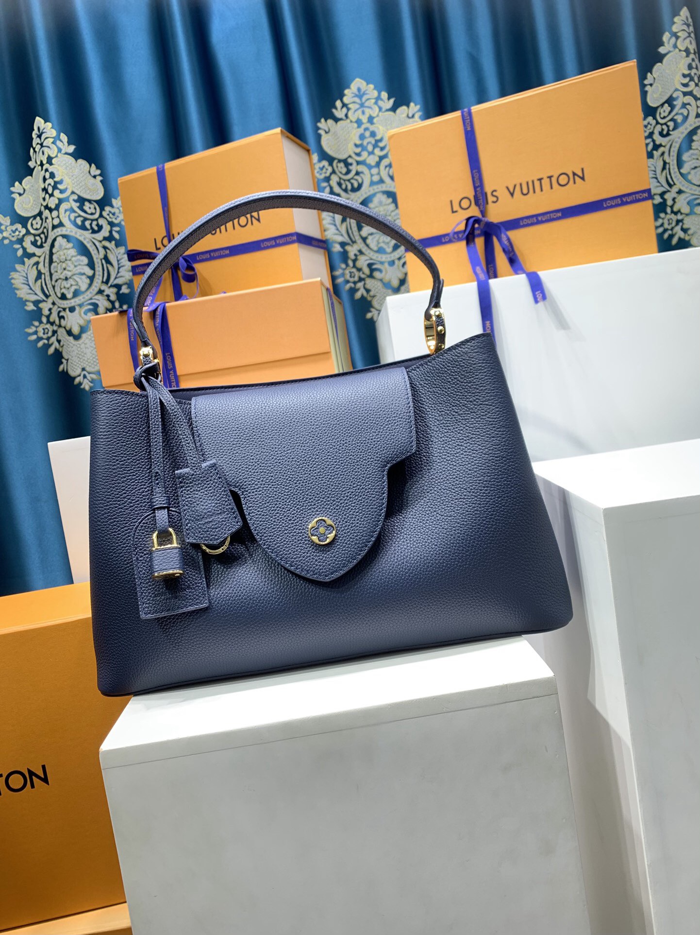 Louis Vuitton new Capucines handbag in blue