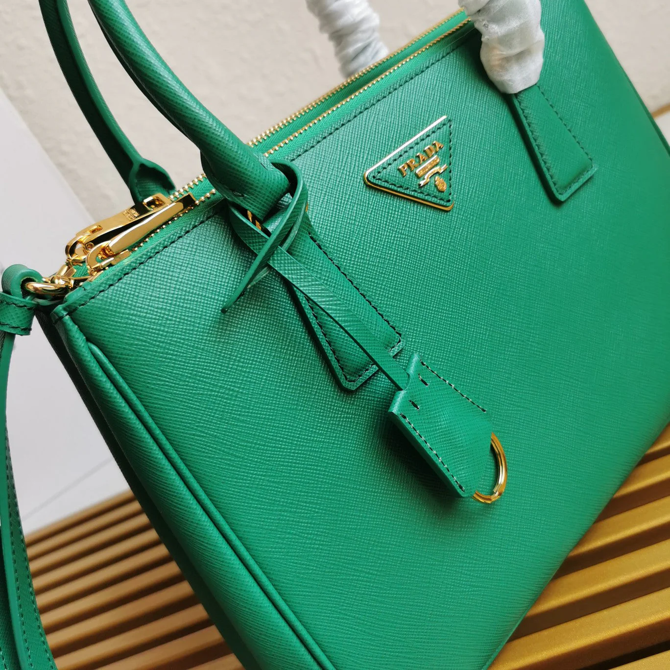 Prada MEDIUM GALLERIA 28 GREEN SAFFIANO LEATHER