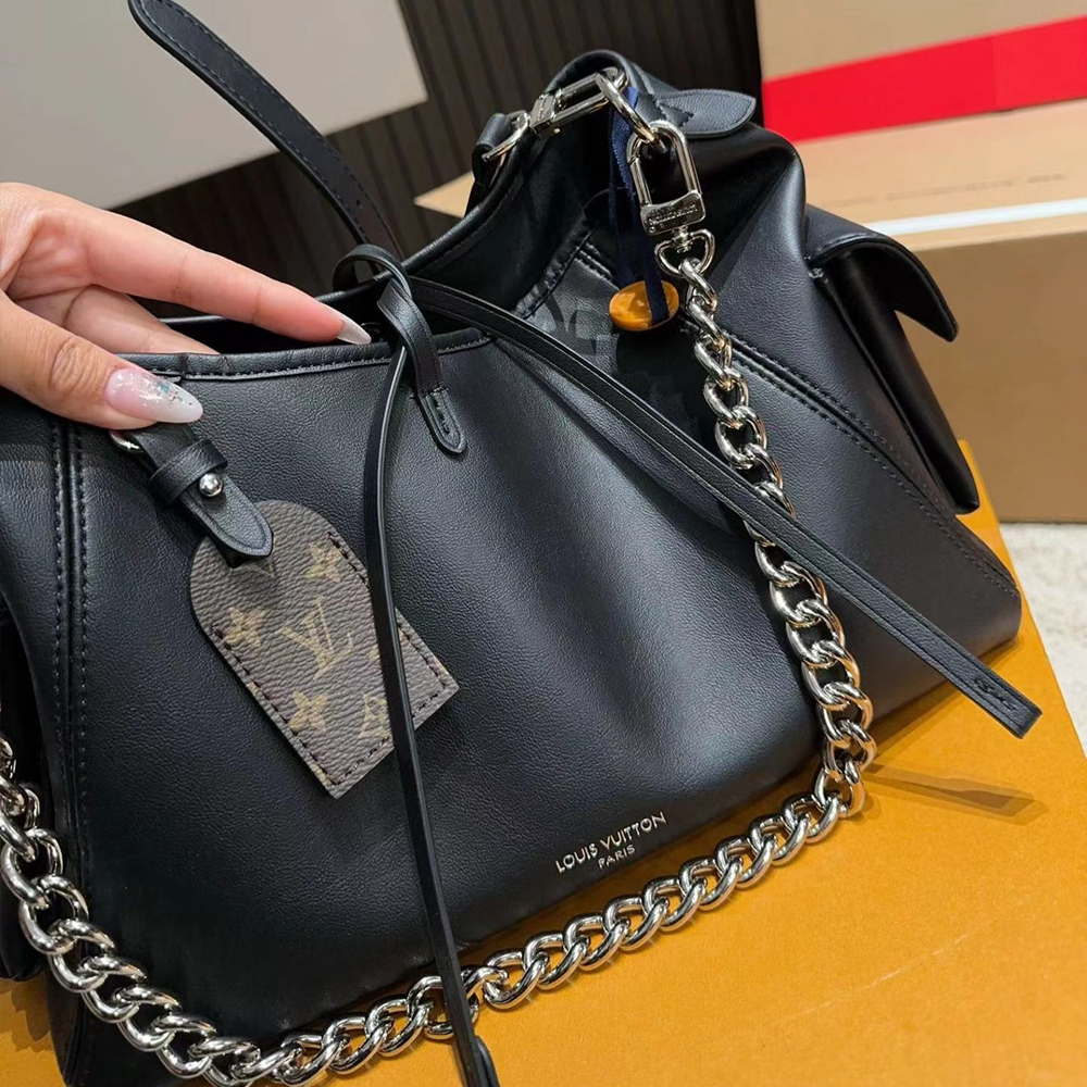 Louis Vuitton LV CarryAll Cargo
