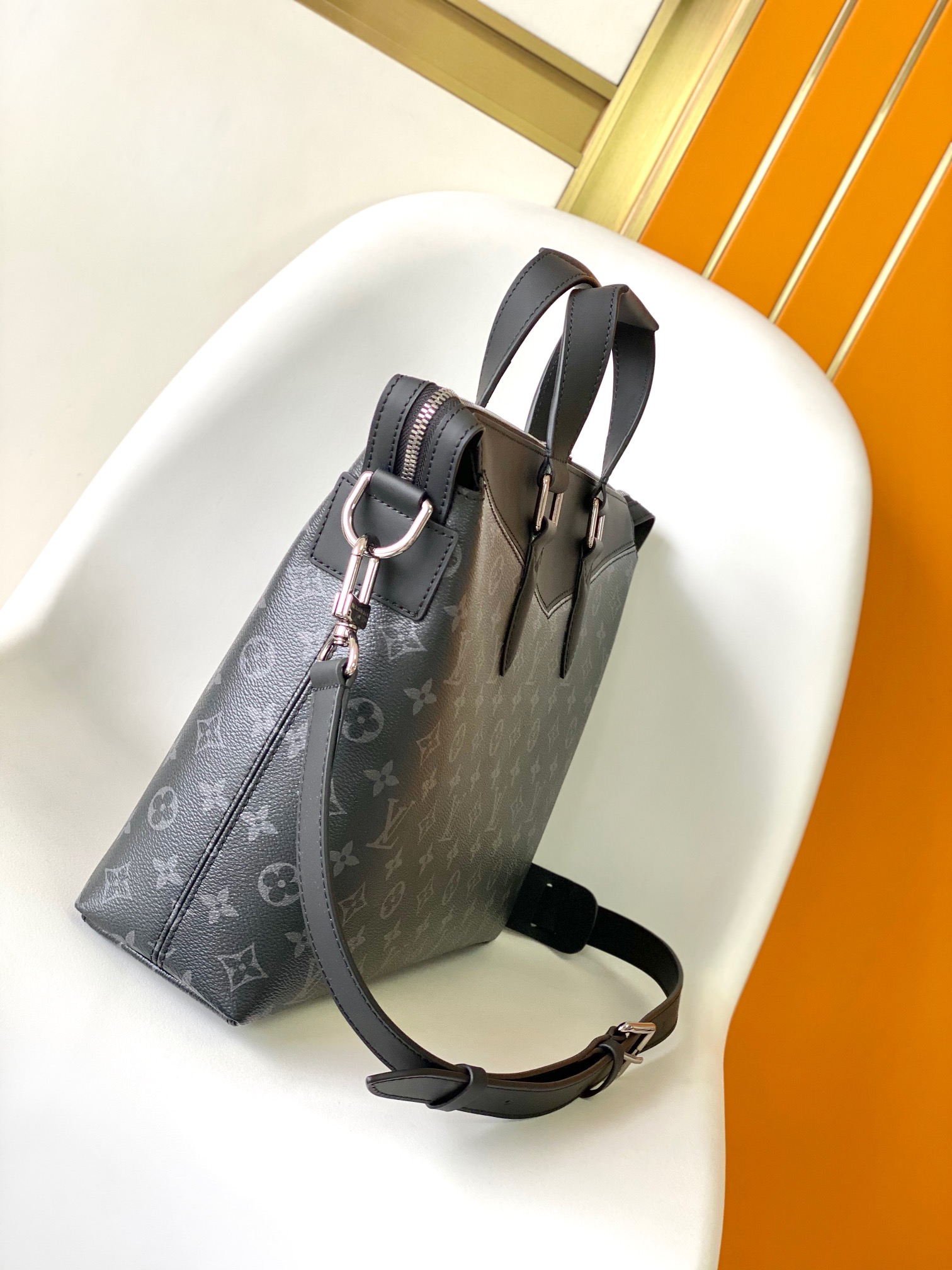 Louis Vuitton Bags  EXPLORER Monogram M40566