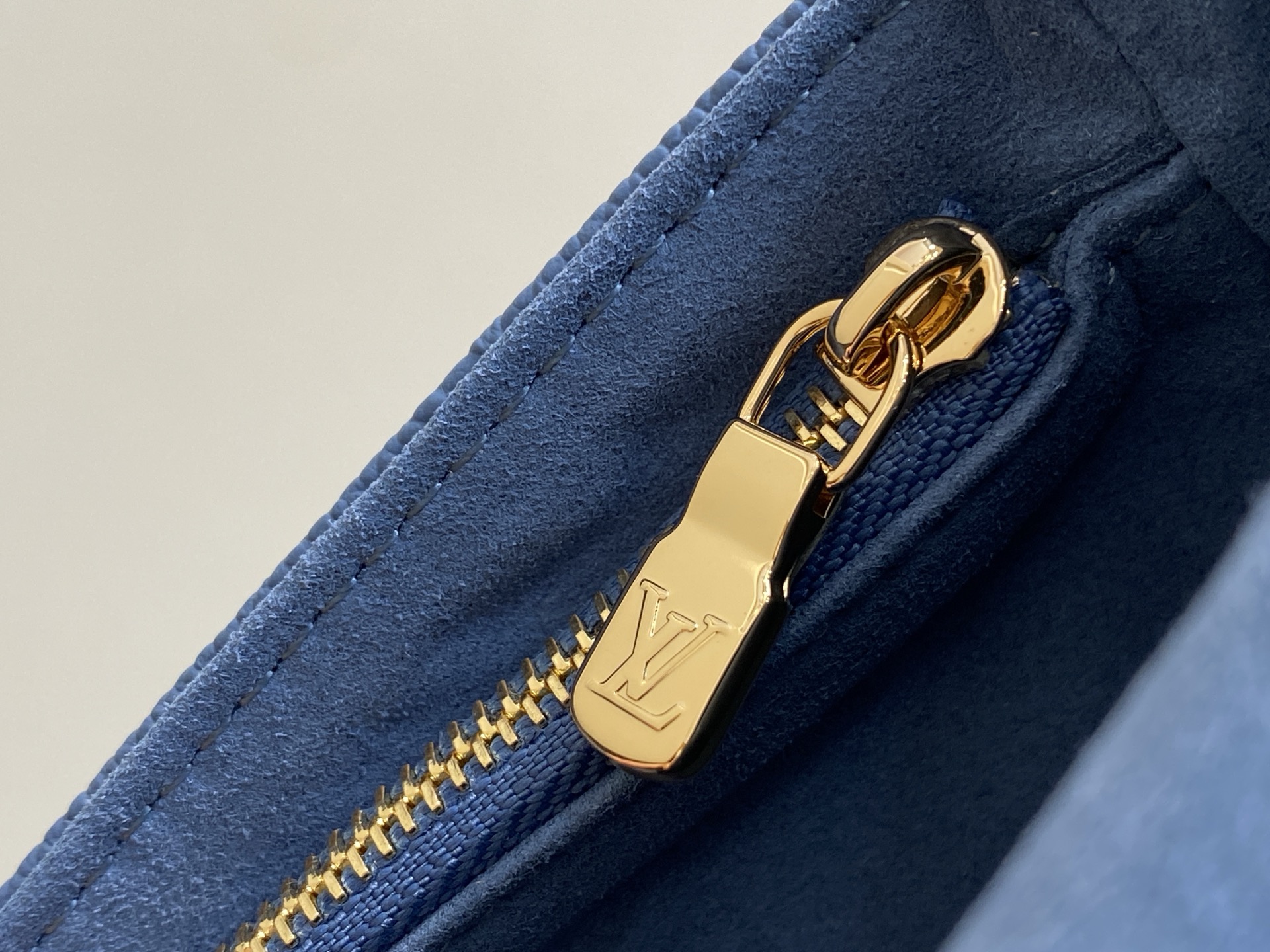 Louis Vuitton Monogram Empreinte Grain Leather Handbag