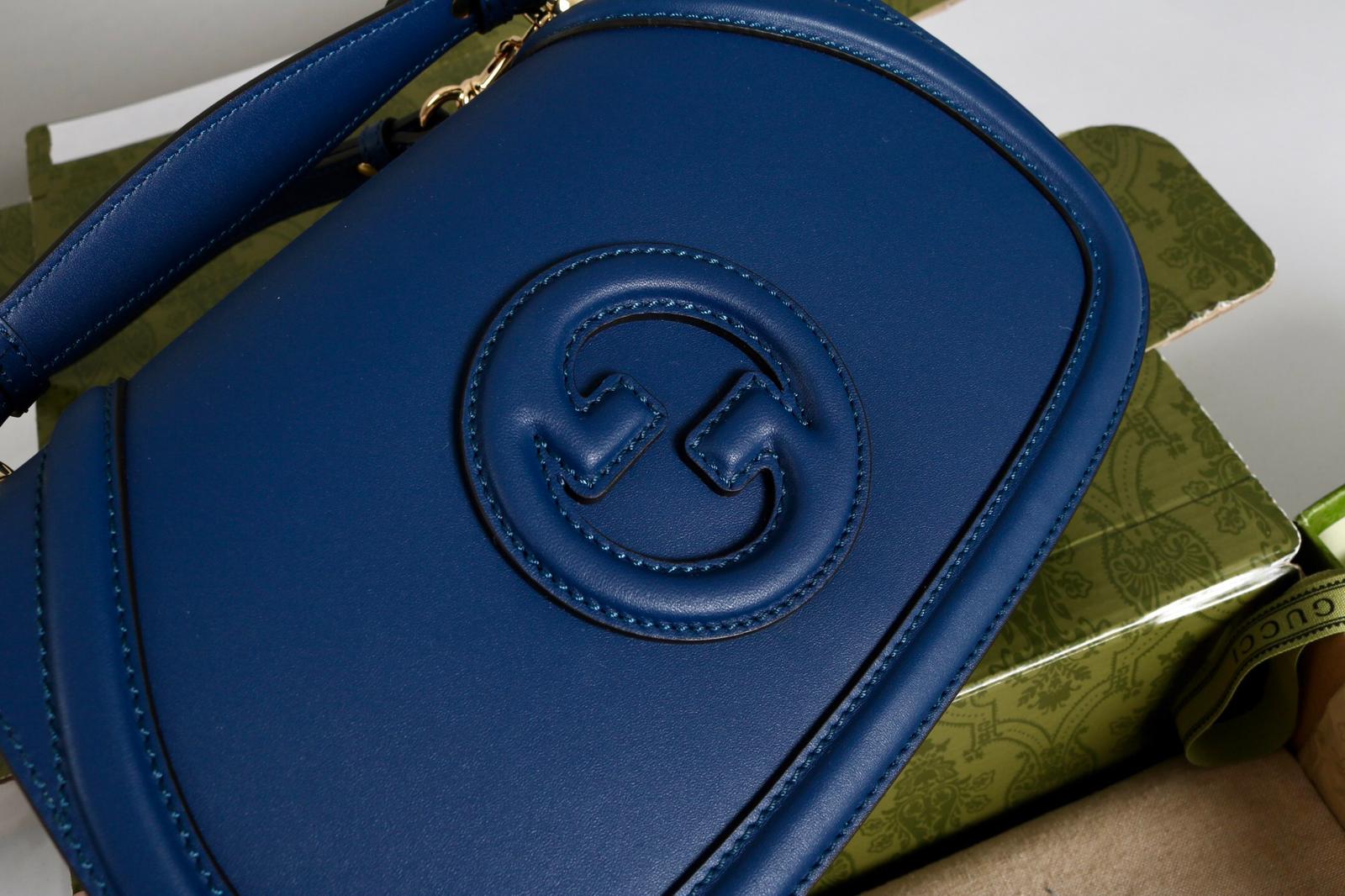 Gucci Blondie medium top handle bag