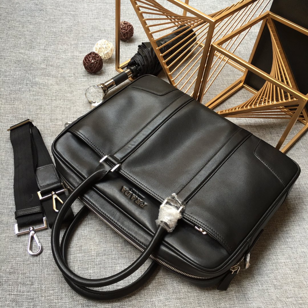 Prada Business & Travel BAG 38 IN BLACK SMOOTH CALFSKIN