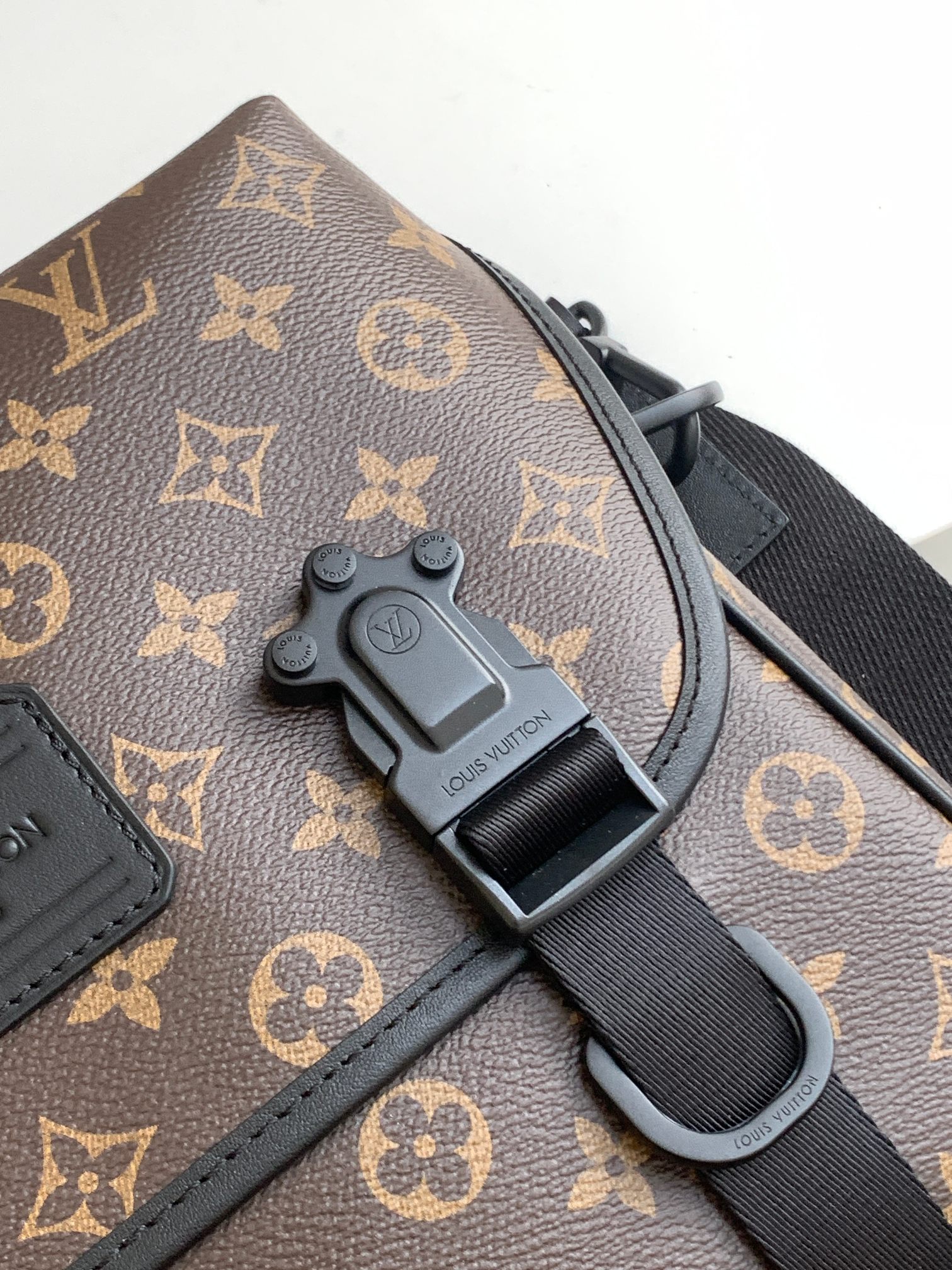 Louis Vuitton LV Bags LV Trail Manogram Macassr M46972 (10A Mirror Version)