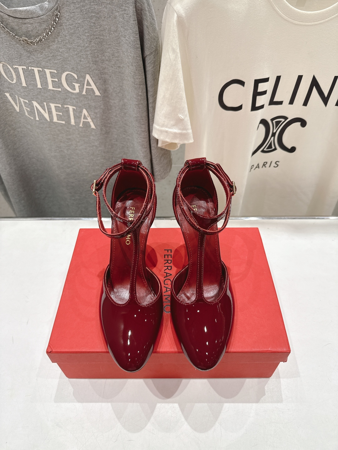 Ferragamo Shiny Leather Pump with strap