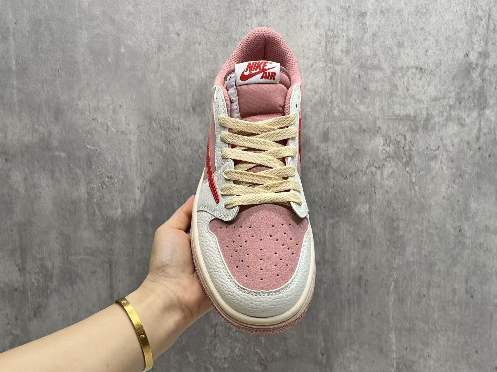 2025-26 AJ1 US Men's Sizes6 to 11 in half sizes Shy Pink Low cut Inverted Hook Shoes tianlong