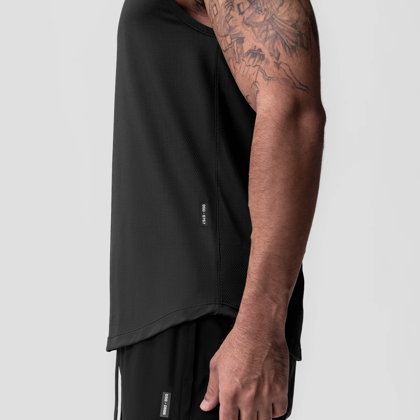 0757. AeroSilver Cutoff Tank - Black 