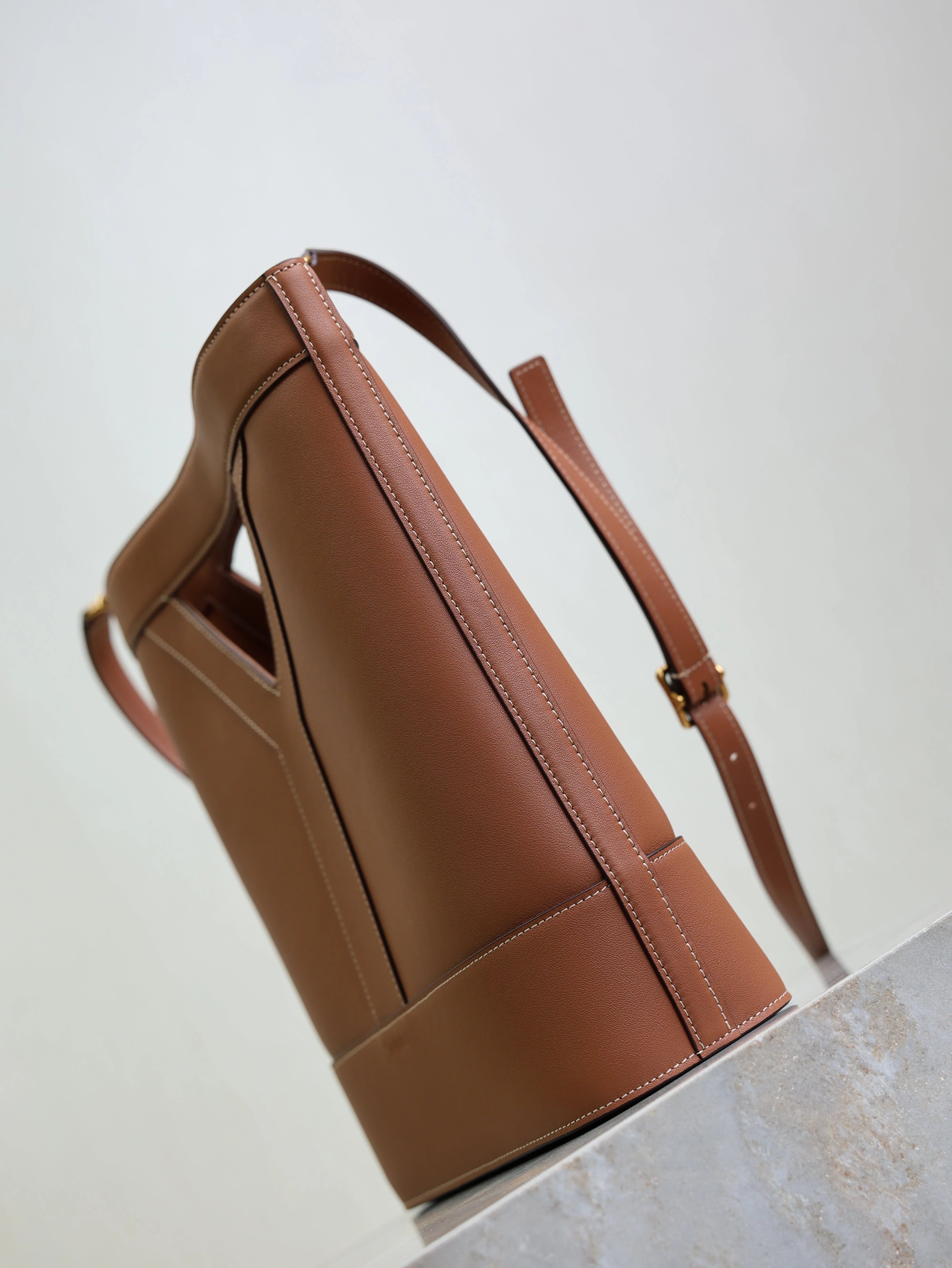 Saint Laurent YSL Small Bucket 23cm Caramel Leather