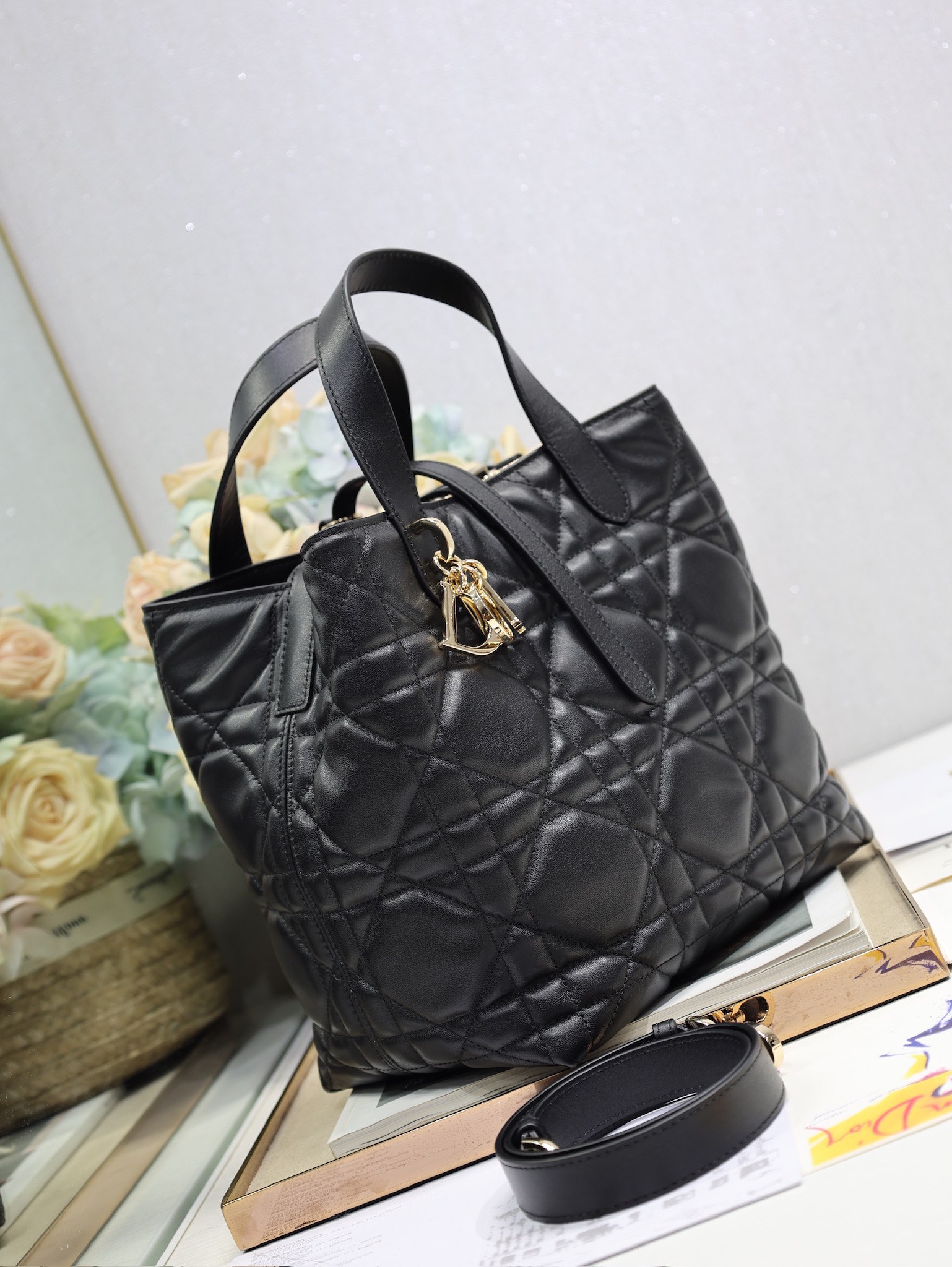 Dior Medium Vertical Toujours in Black calfskin