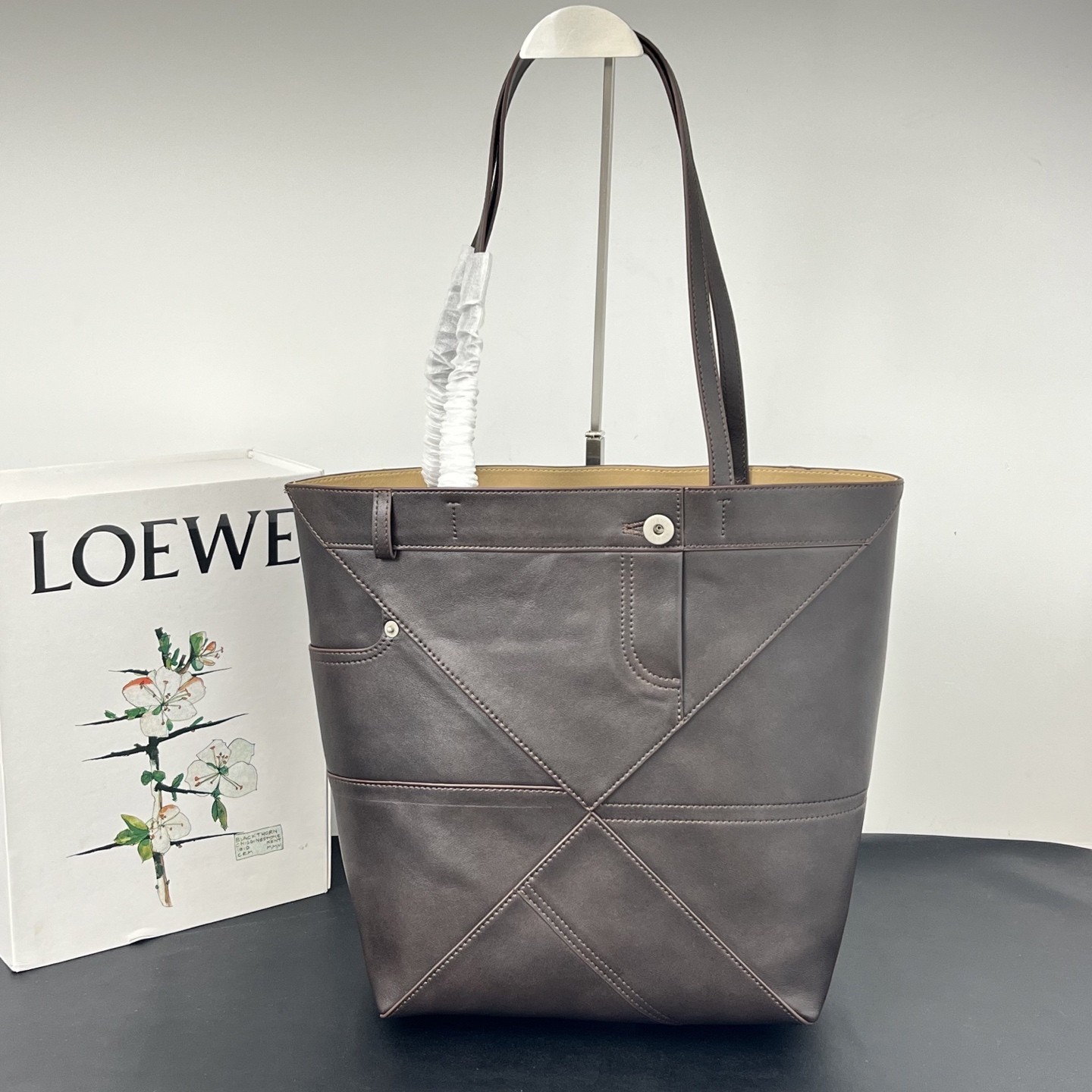 Loewe Chocolate Leather Pants-style Trompe L'oeil Foldable Long Handle Tote - KAIROO