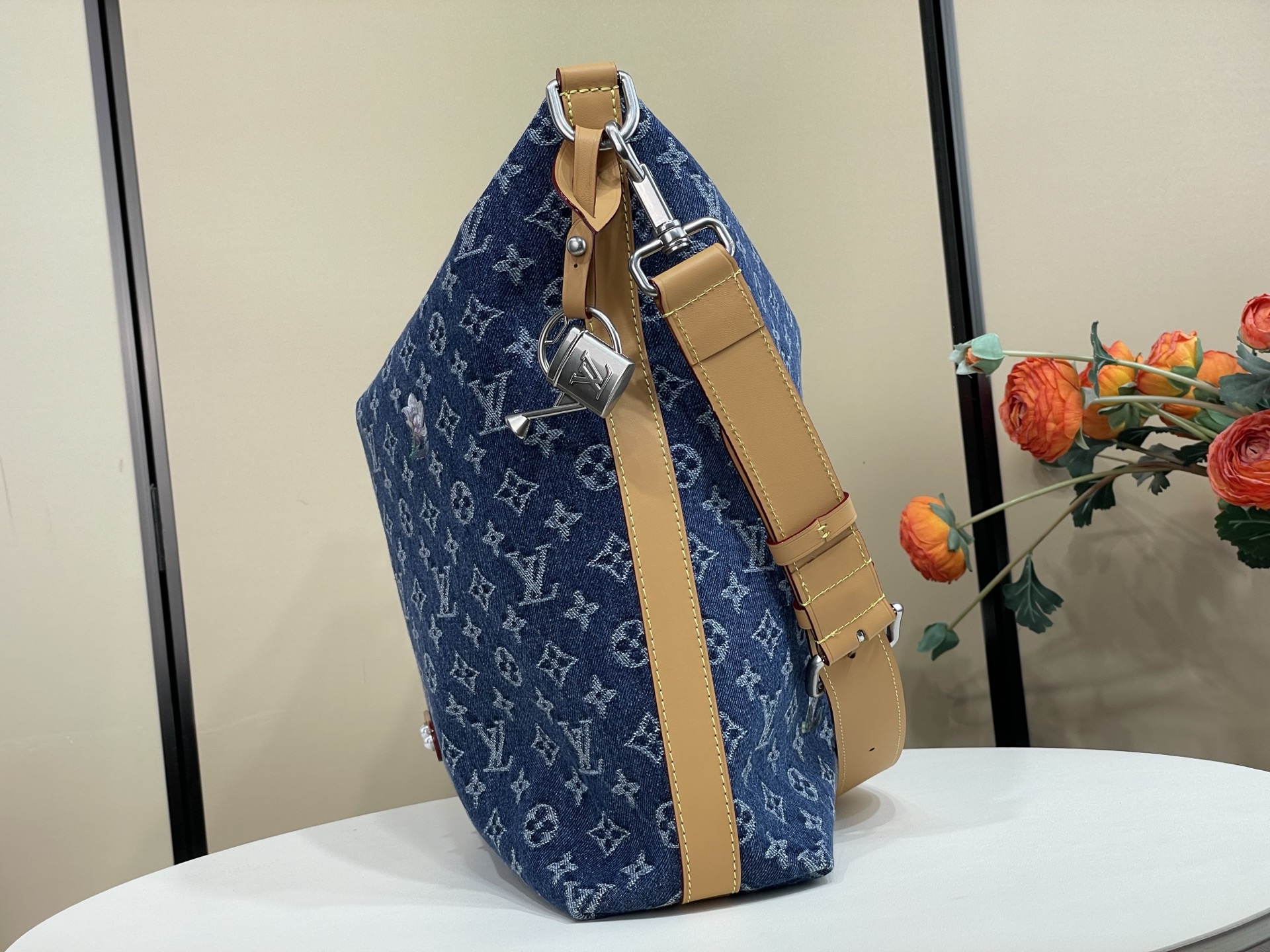 Louis Vuitton VAGABOND HOBO handbag