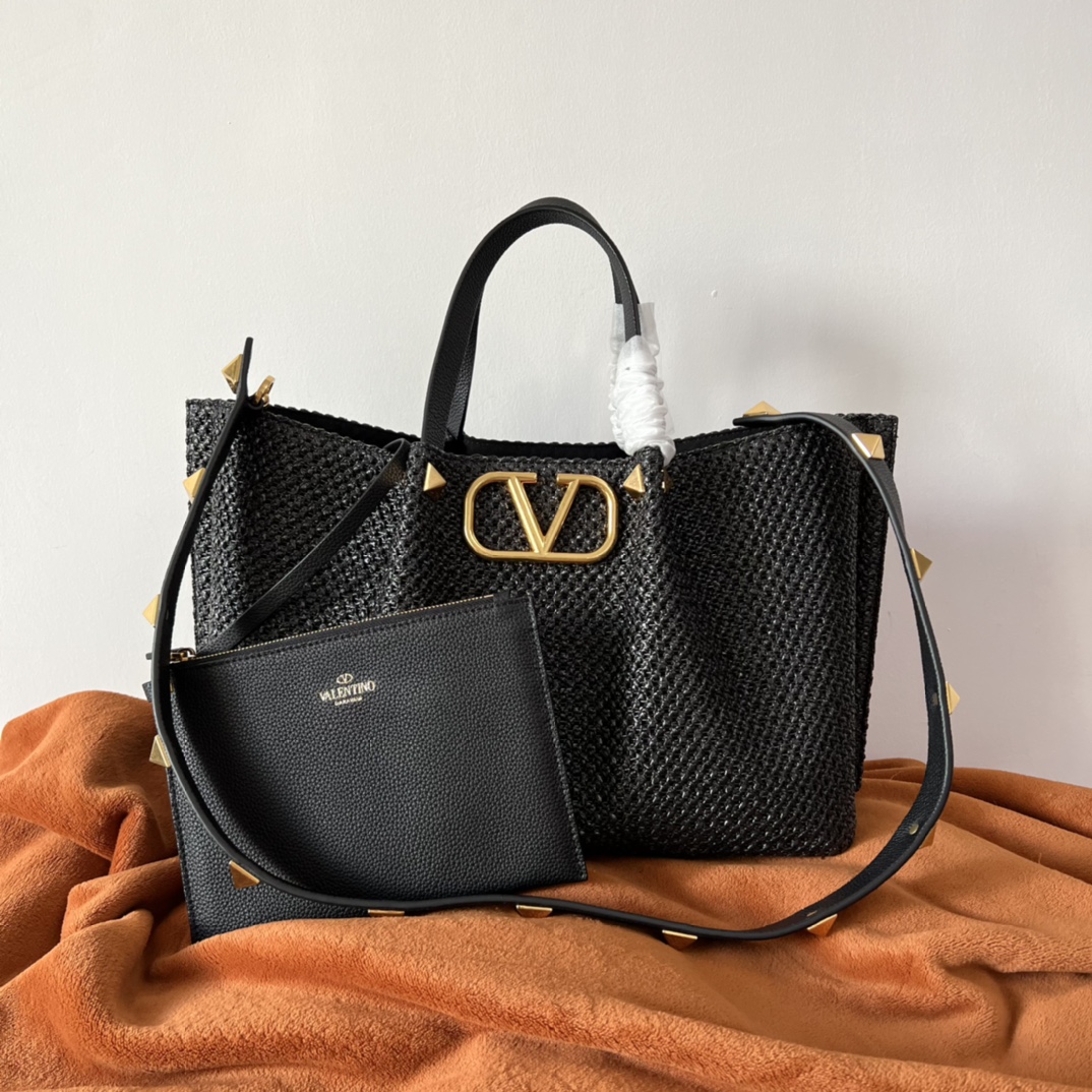 Valentino Garavani Tote in Black Raffia