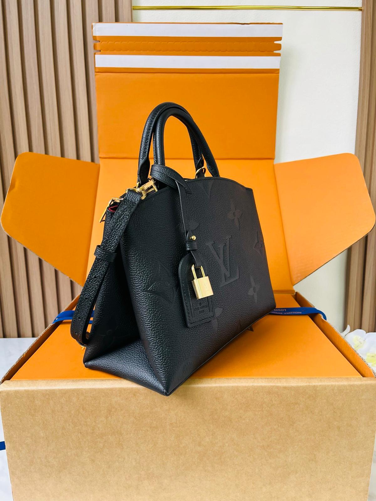 Louis Vuitton PETIT PALAIS handbag