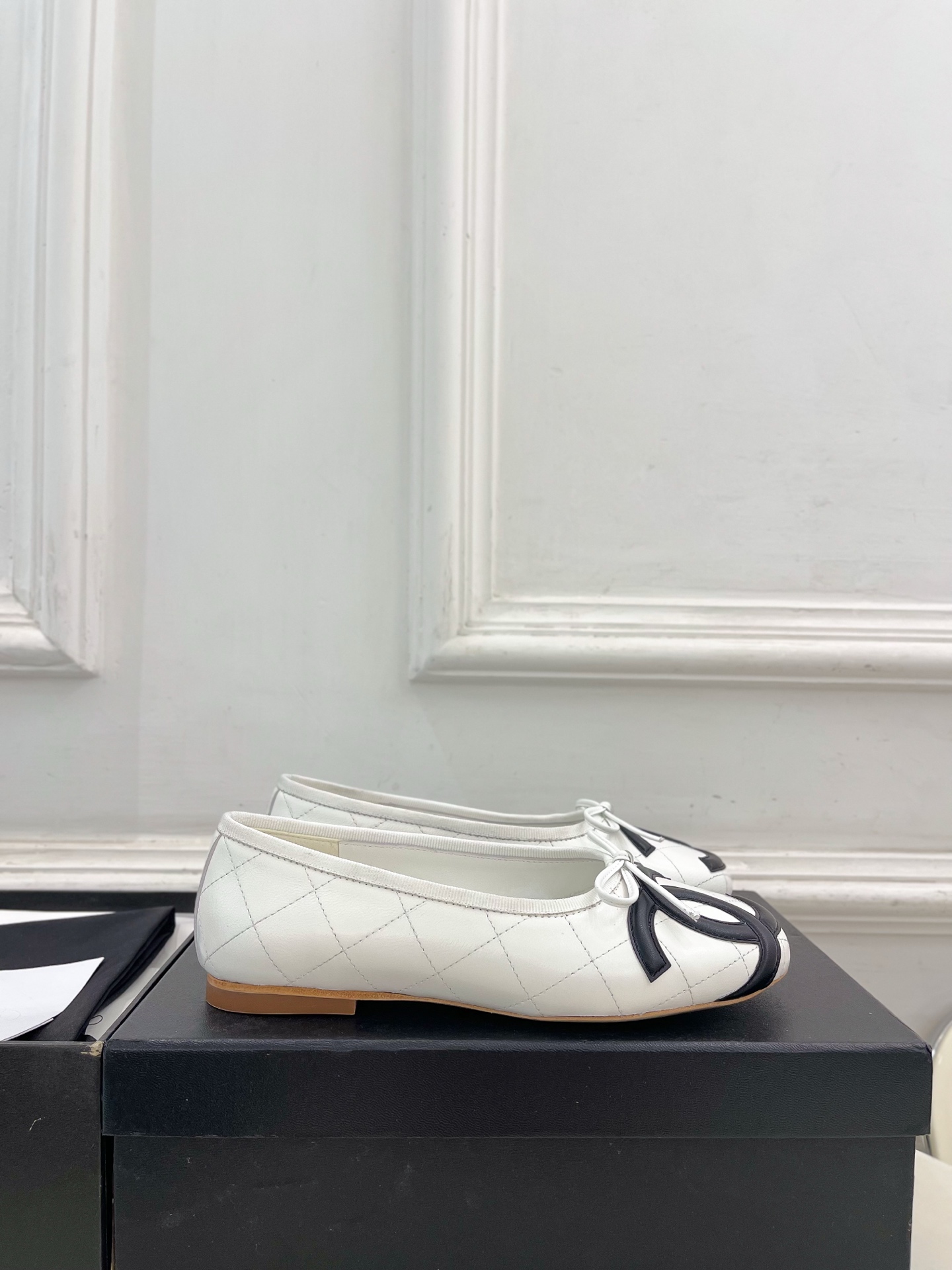 Chanel Lambskin Ballet Shoes in White/Black