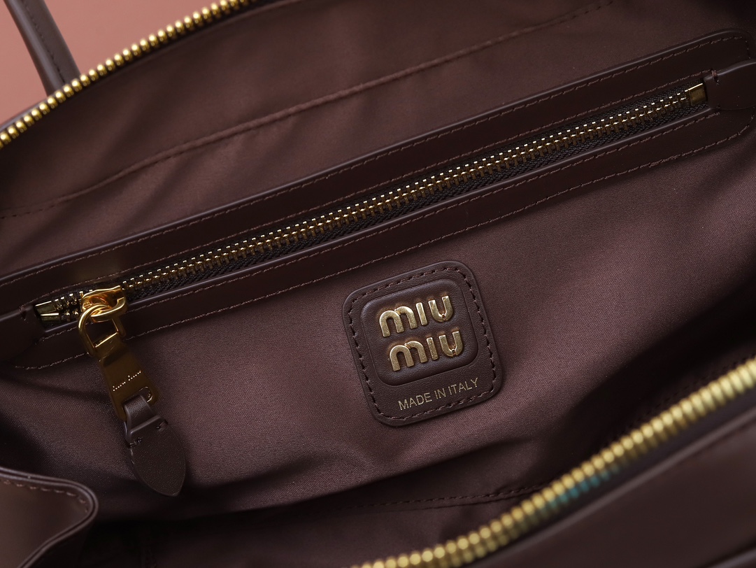 MiuMiu 2024 New Calfskin Handbag