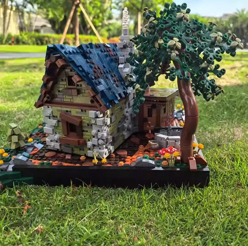 MOC 35444 - Witch Hut