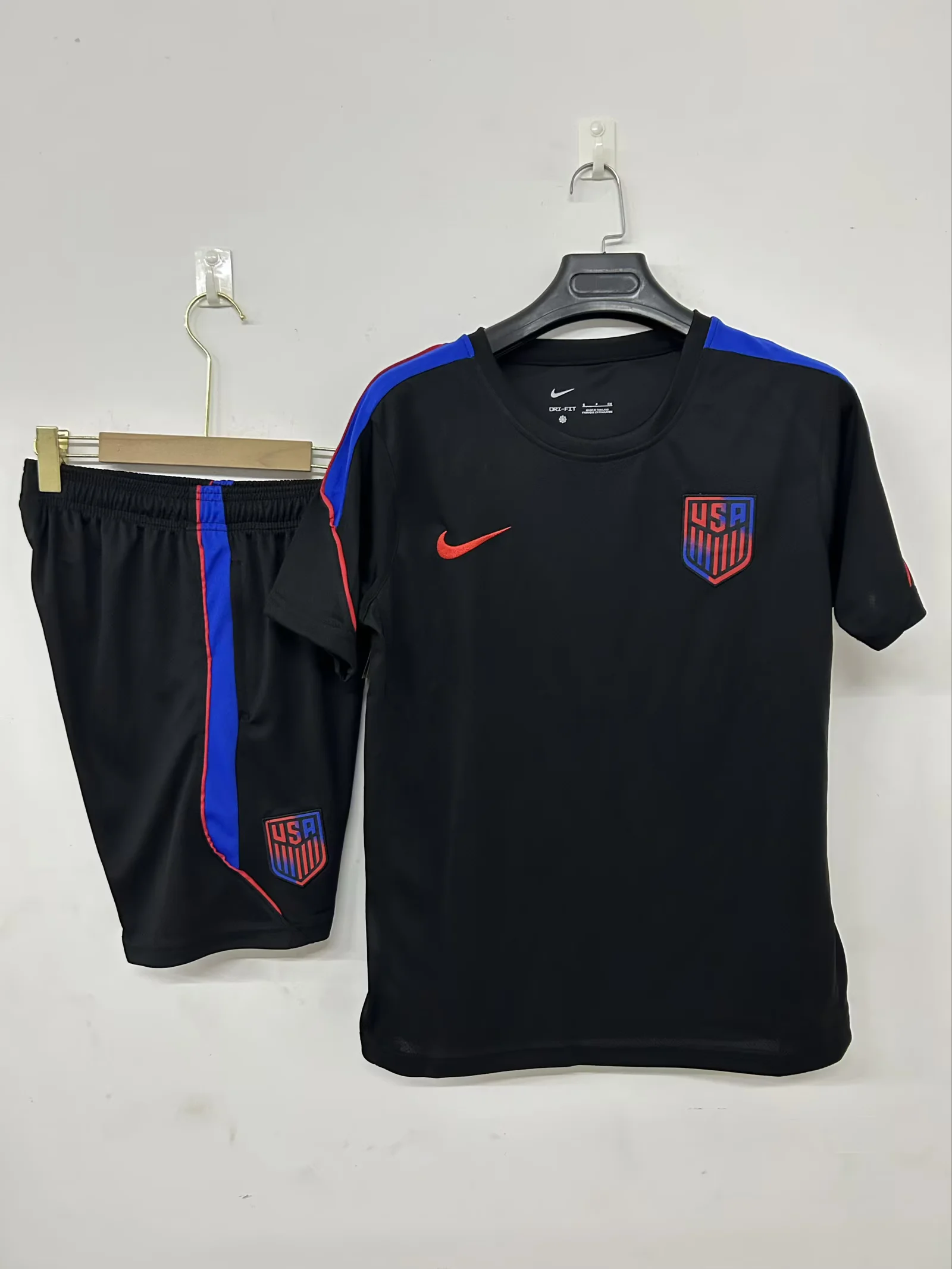 2026-27 USA Training Levver Black Fans Football Shirt 1:1 Thai Quality