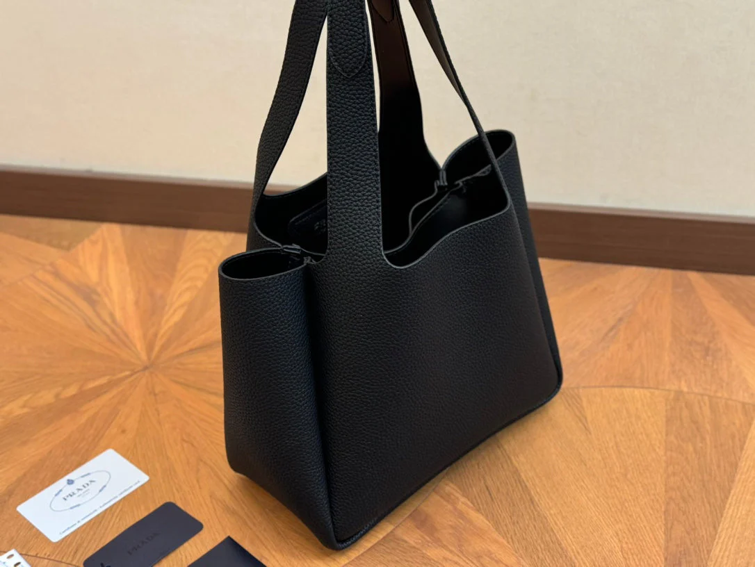 Prada 25 BASKET BAG IN BLACK CALFSKIN