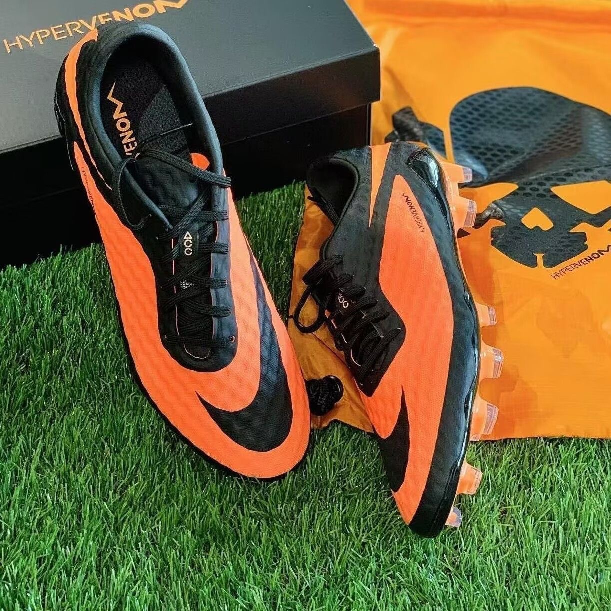 Poison Bee new retro HyperVenom FG nail soccer shoes for men