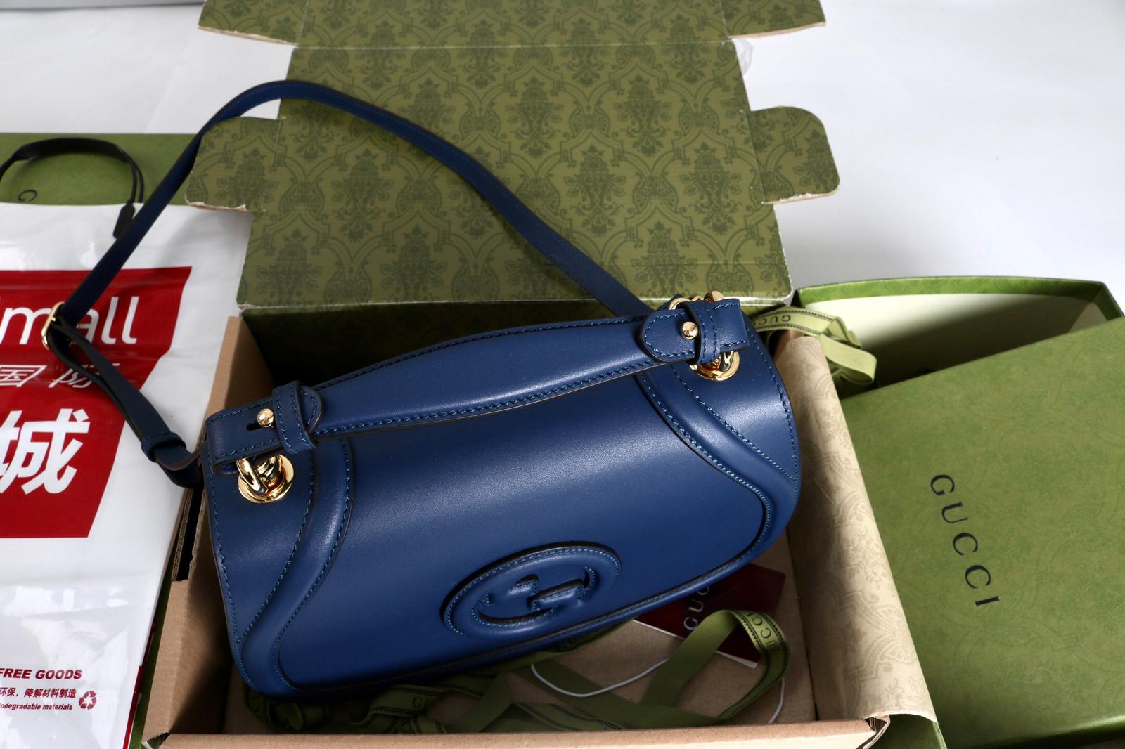 Gucci Blondie medium top handle bag