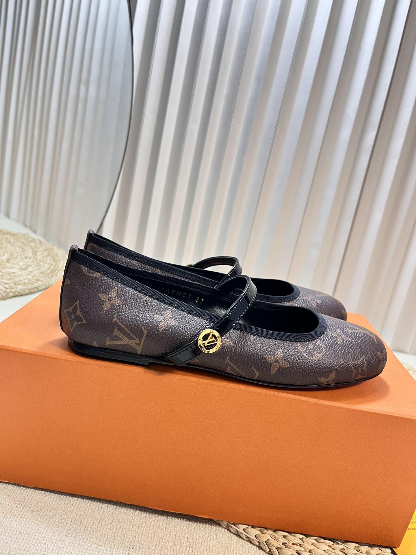 Women's LV Romy Flat Ballet