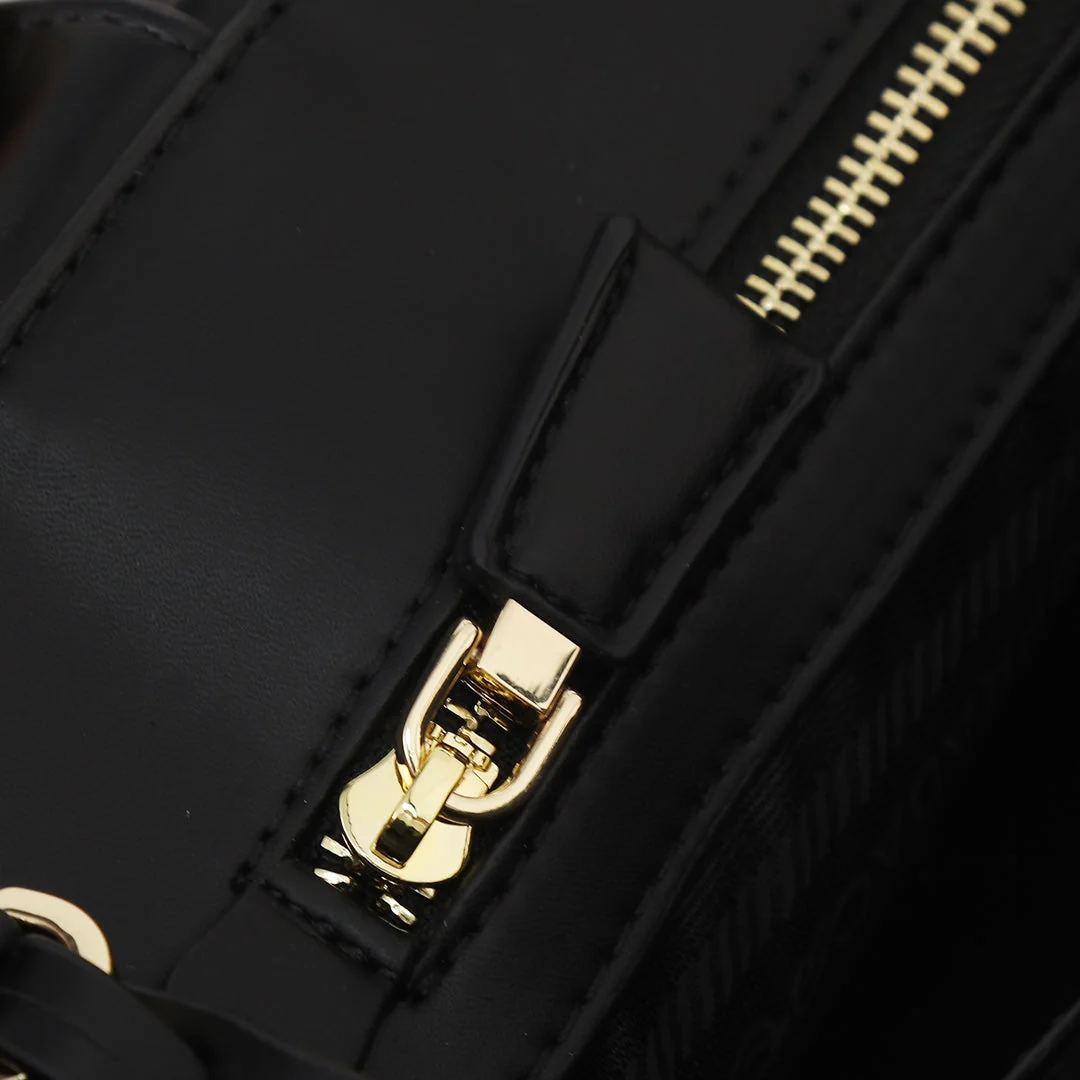 Prada  LARGE 39 TOTE IN BLACK CALFSKIN GOLD HARDWARE