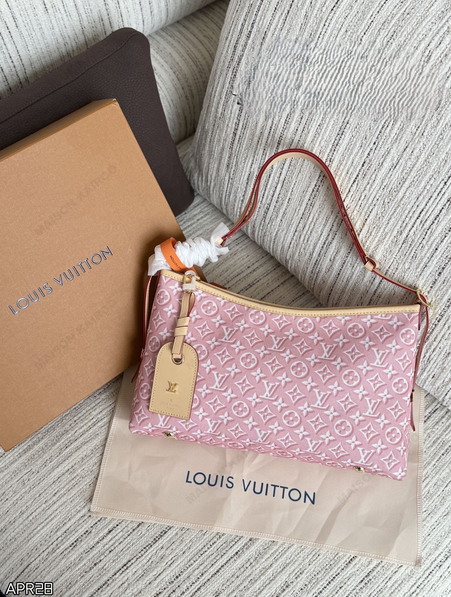 Louis Vuitton LV Carryall East West Pink Jacquard Monogram Hobo Tote Shoulder Bag - KAIROO