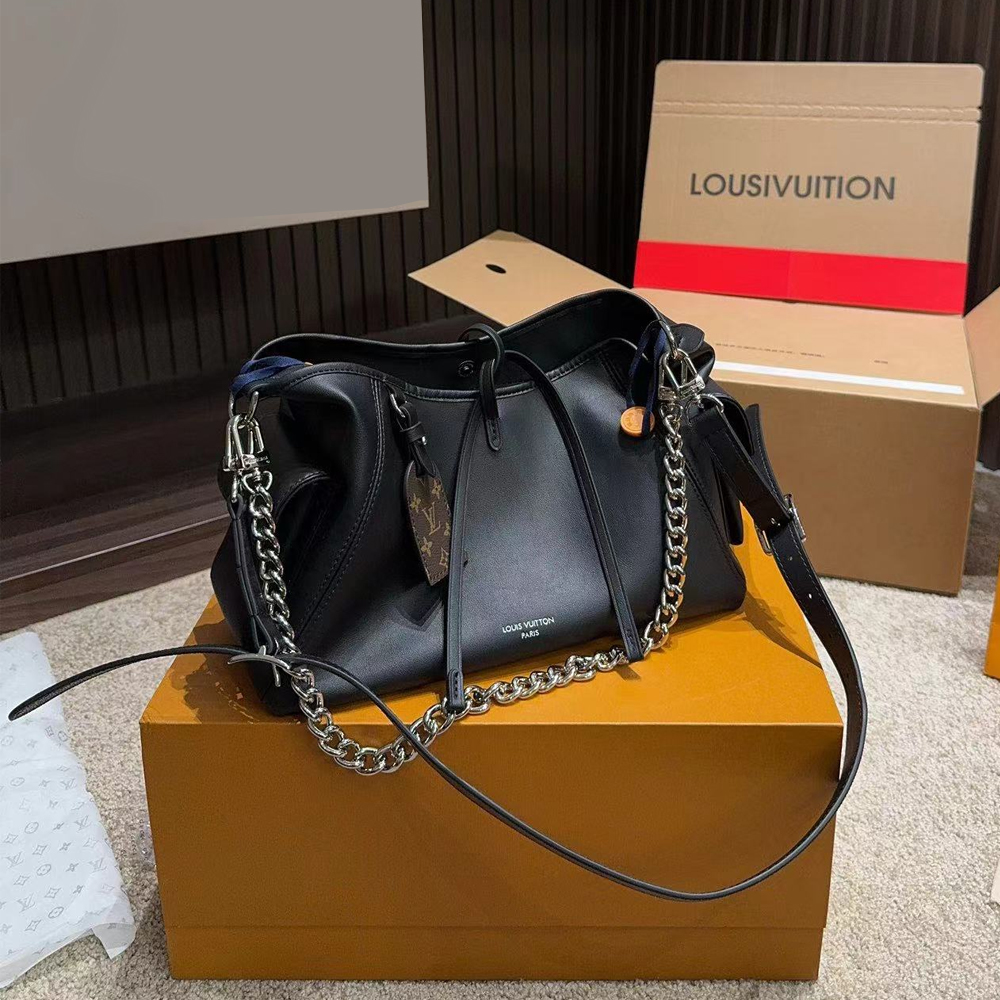 Louis Vuitton LV CarryAll Cargo