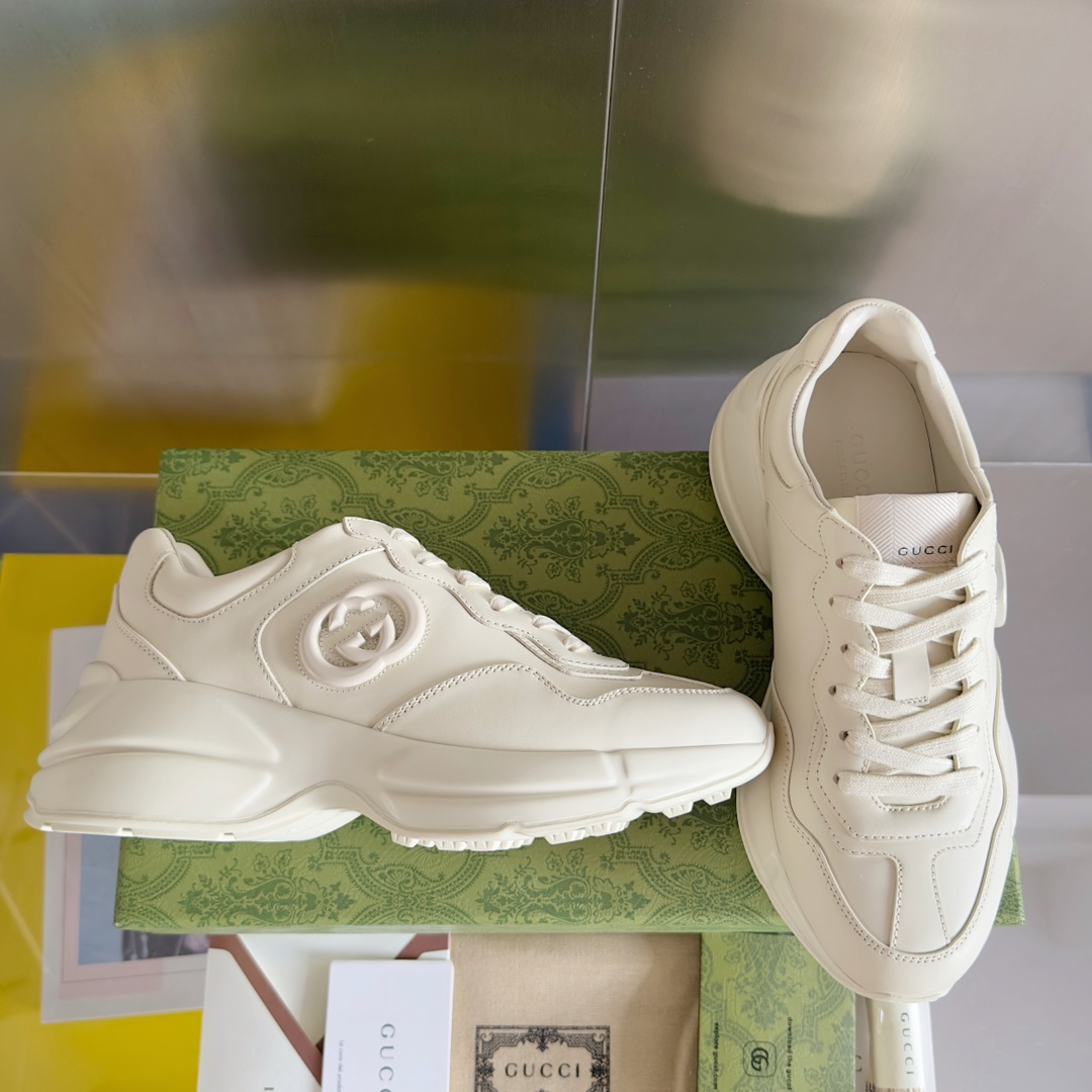 Unisex Gucci Rhyton trainer with Gucci logo