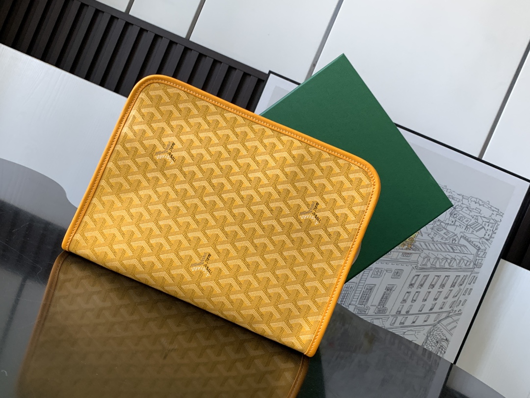 Goyard Jouvence Toiletry Bag-Yellow